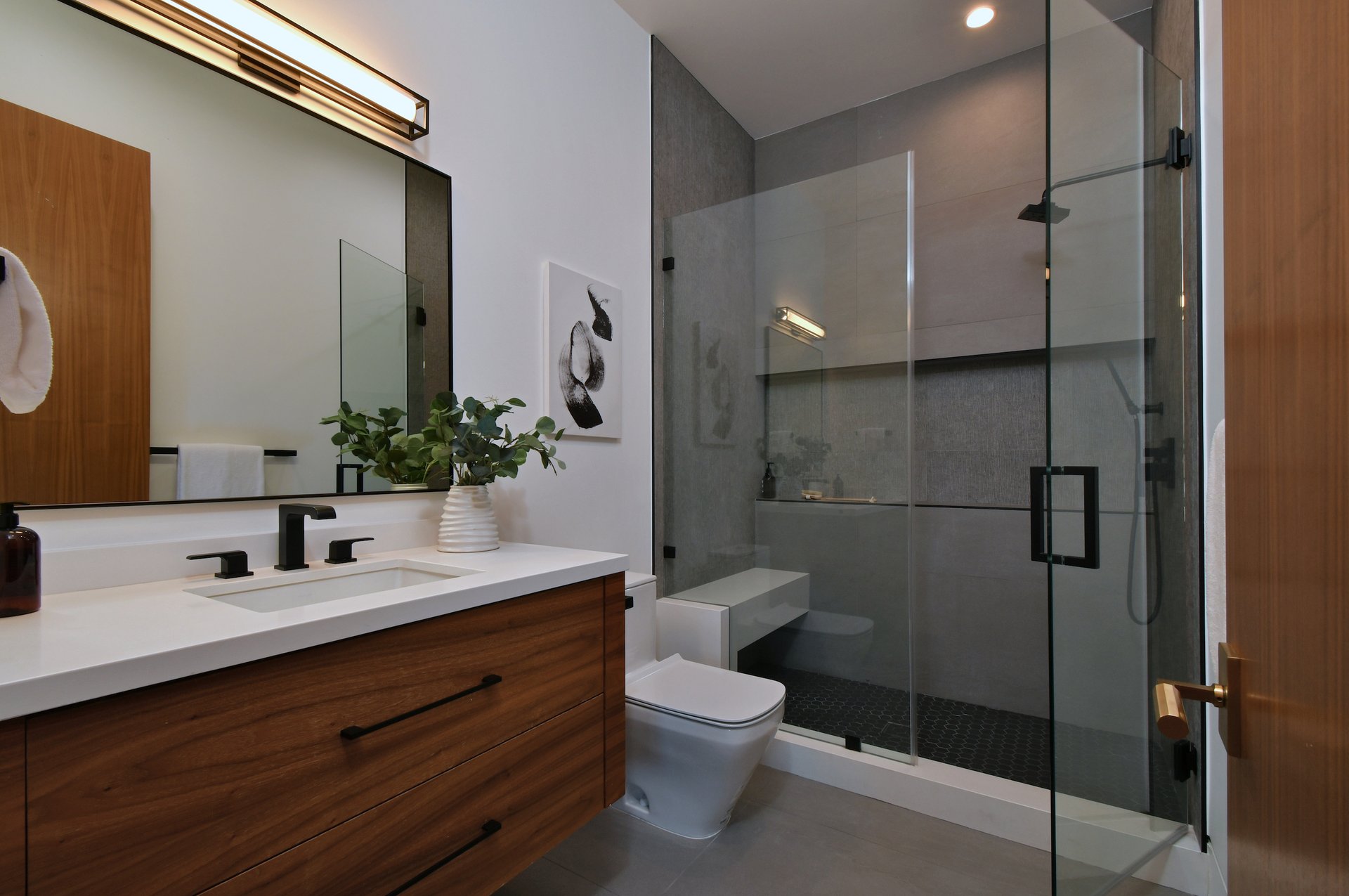 4544 Woodley Ave