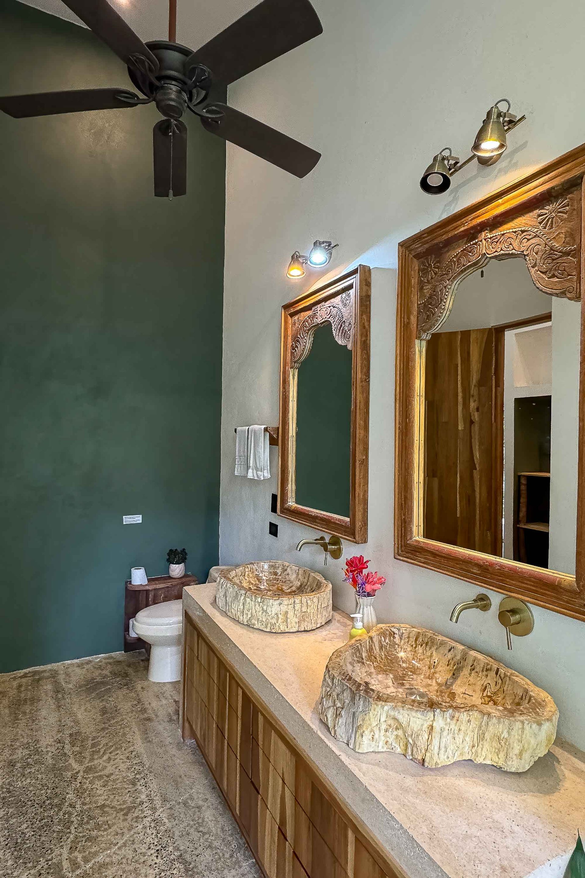Furnished and Turnkey Home Rainforest Villa with Pool and Creek