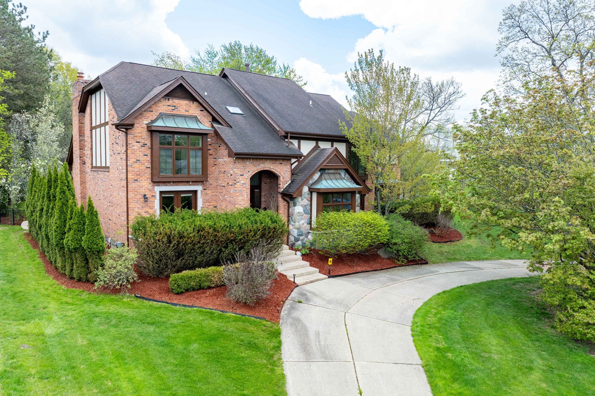 1743 Beechwood Way