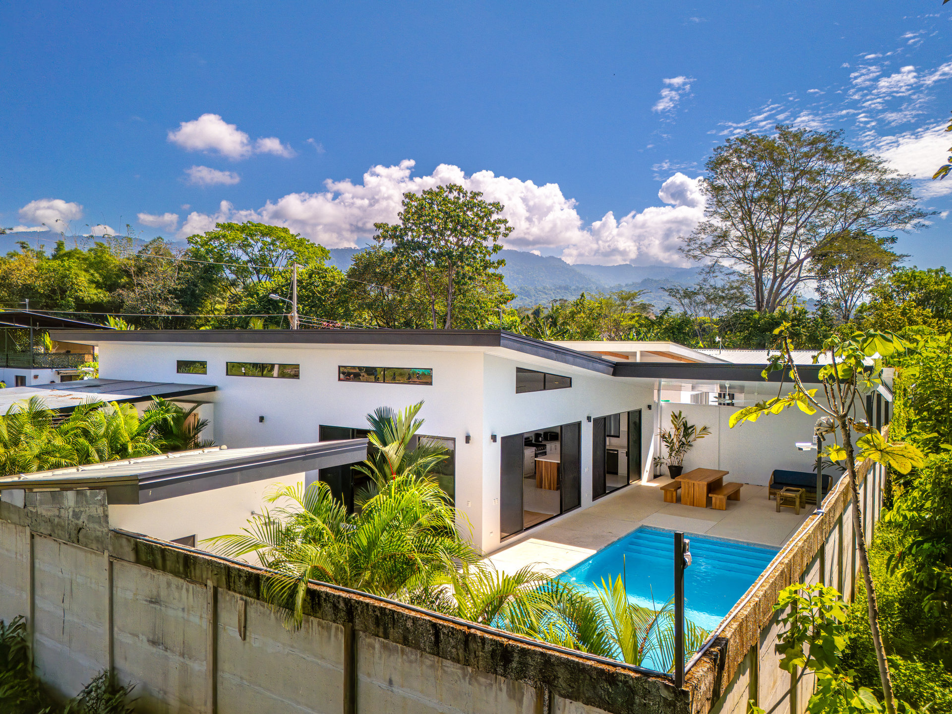FIRE SALE!!!!! Immaculate New Build with Modern Design & Premium Features