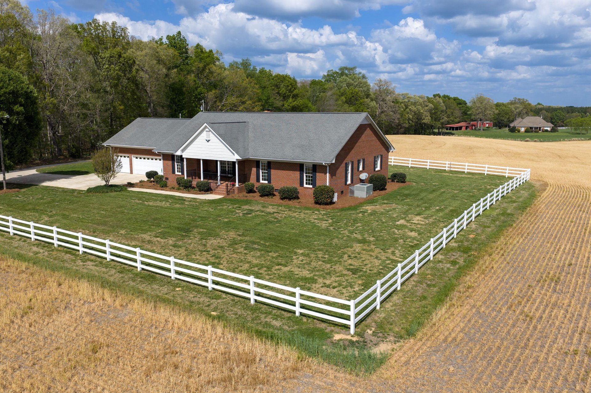 824 N Forest Hills School Rd
