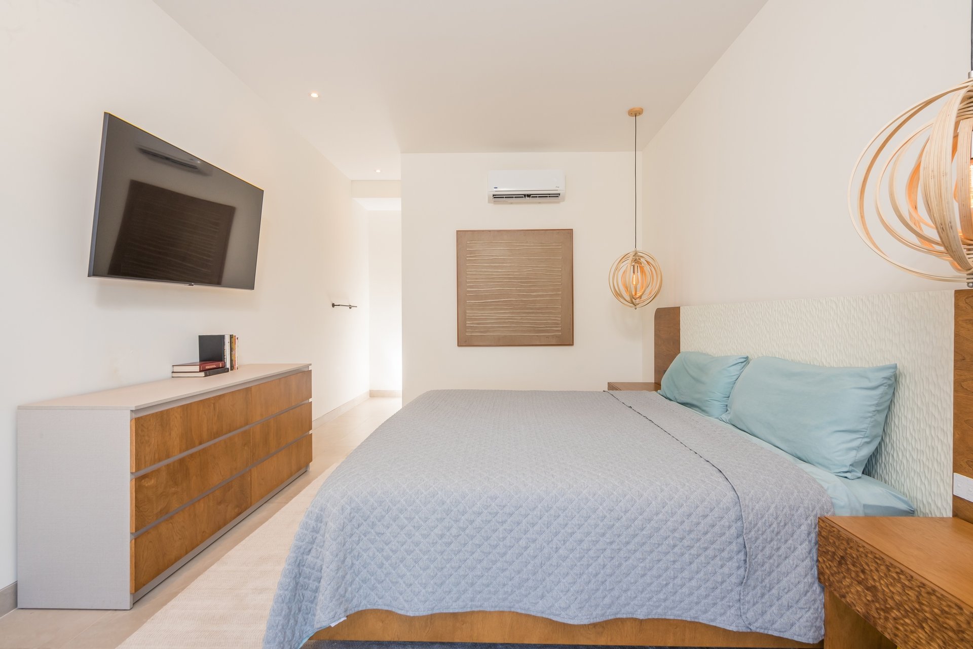 Casa Aura: Modern Luxury with Ocean Views in Reserva Conchal