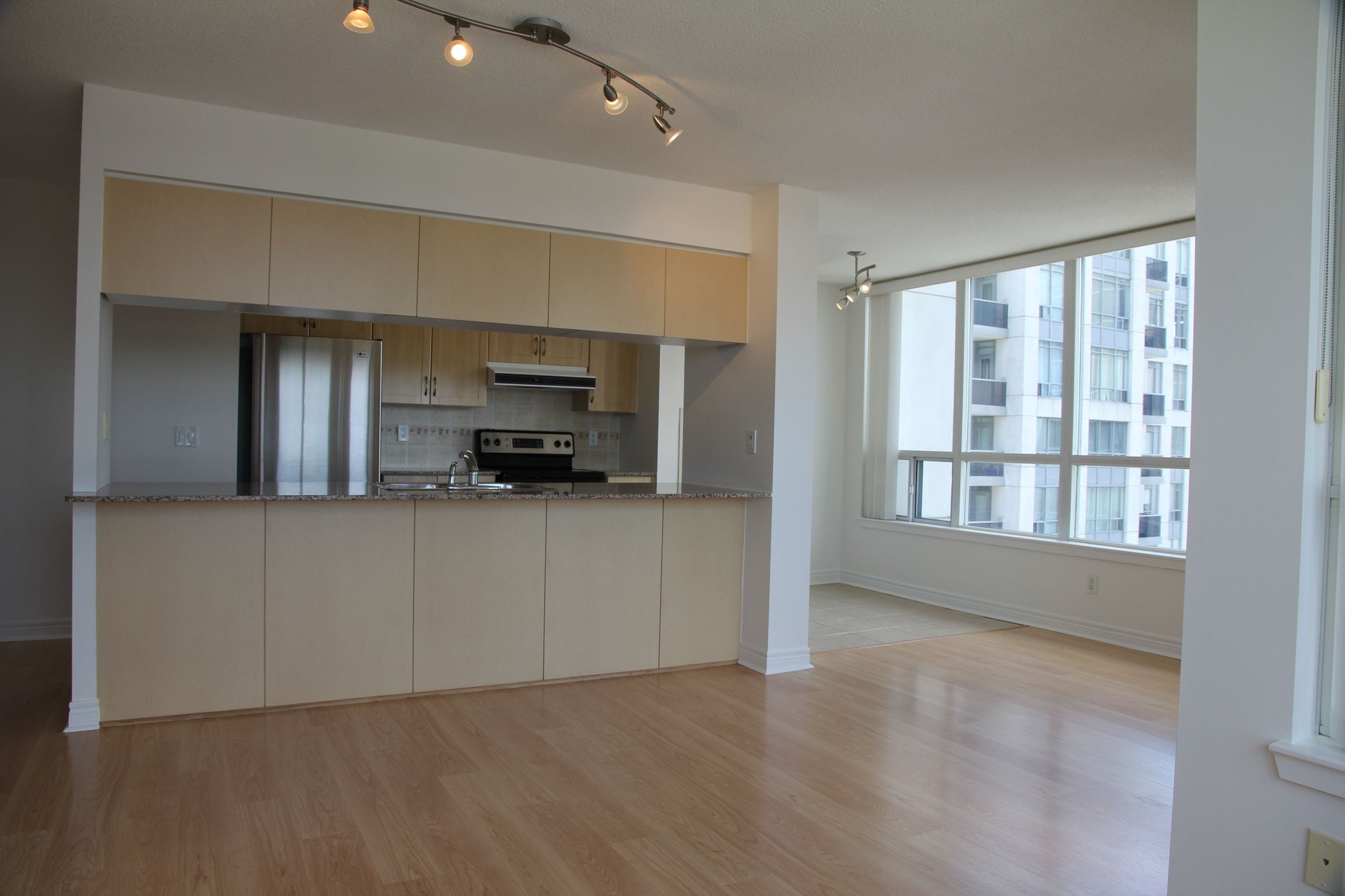  Exceptional Corner Suite 