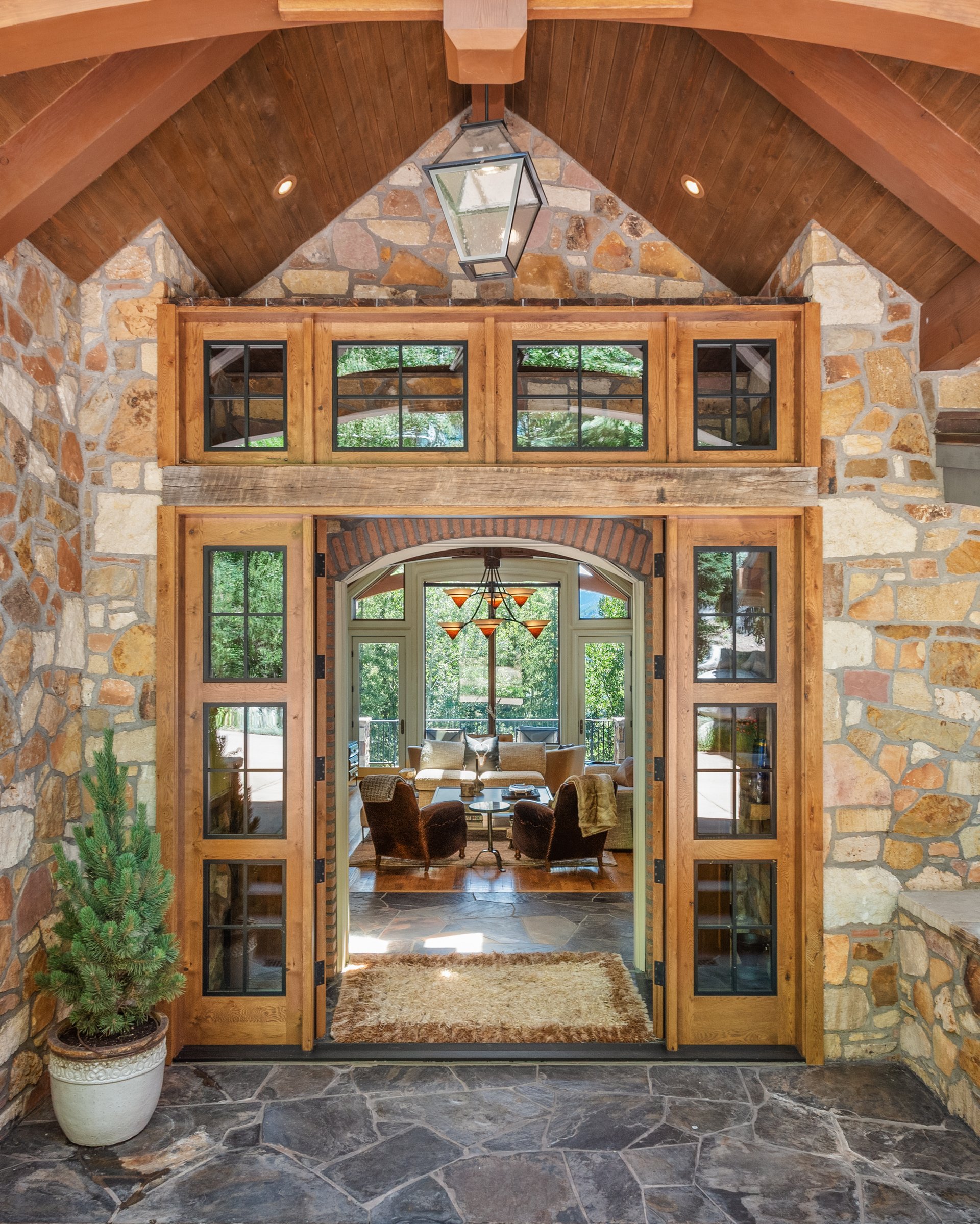 863 Hunter Creek