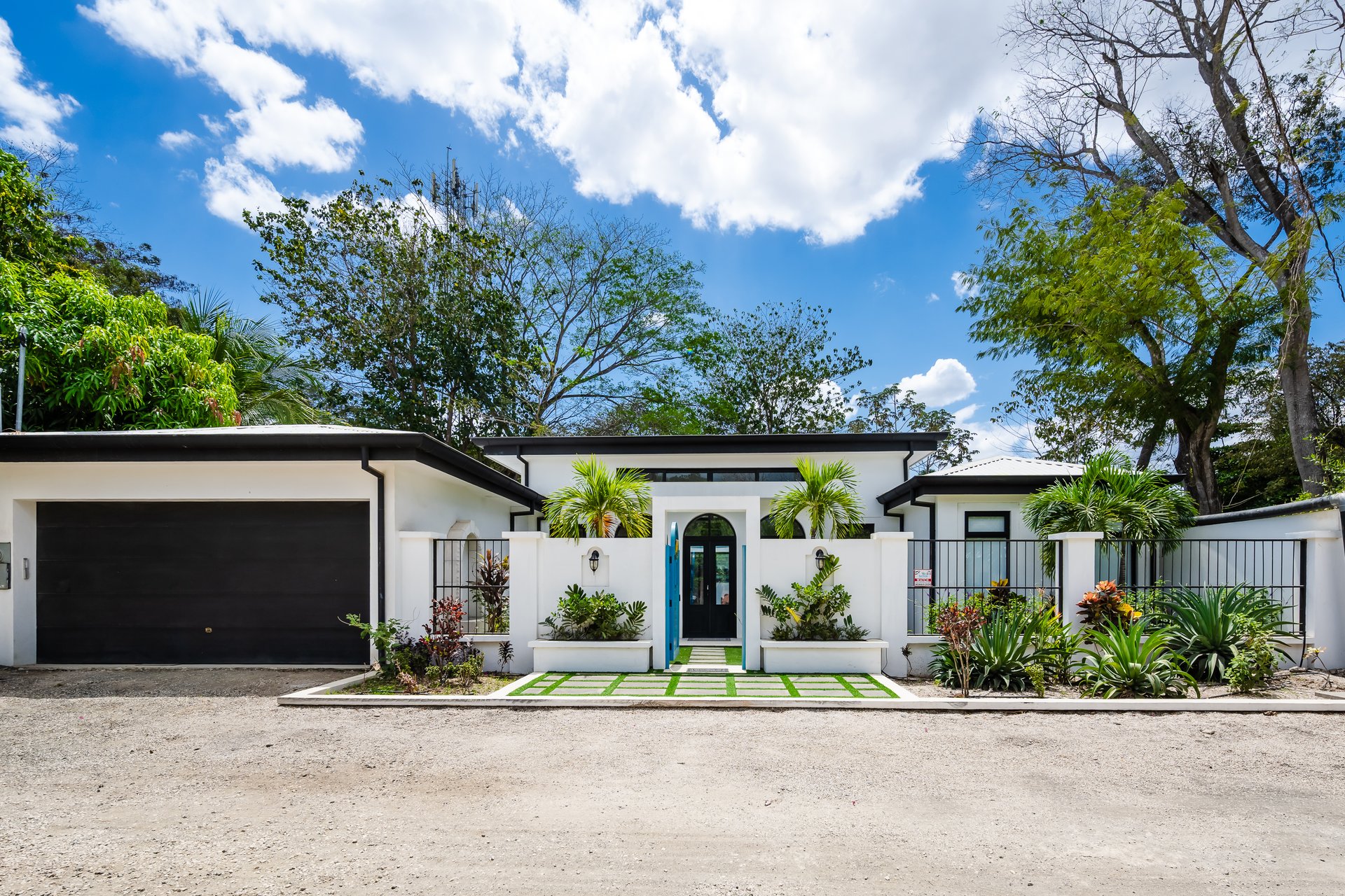 Casa Rio | Modern 5-Bedroom Home with Pool & Casita in Surfside Potrero
