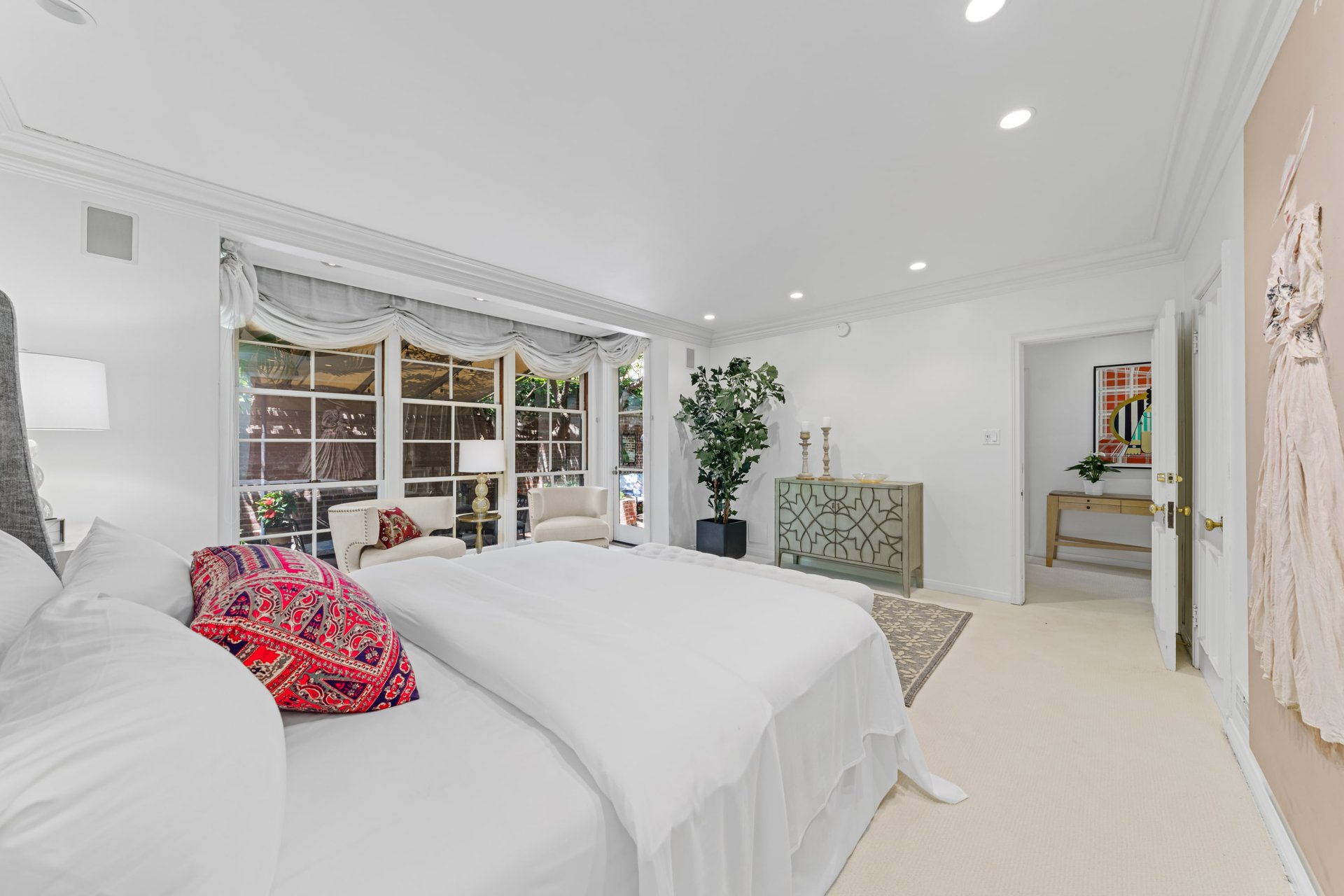 8720 Shoreham Dr #A, Sunset Strip