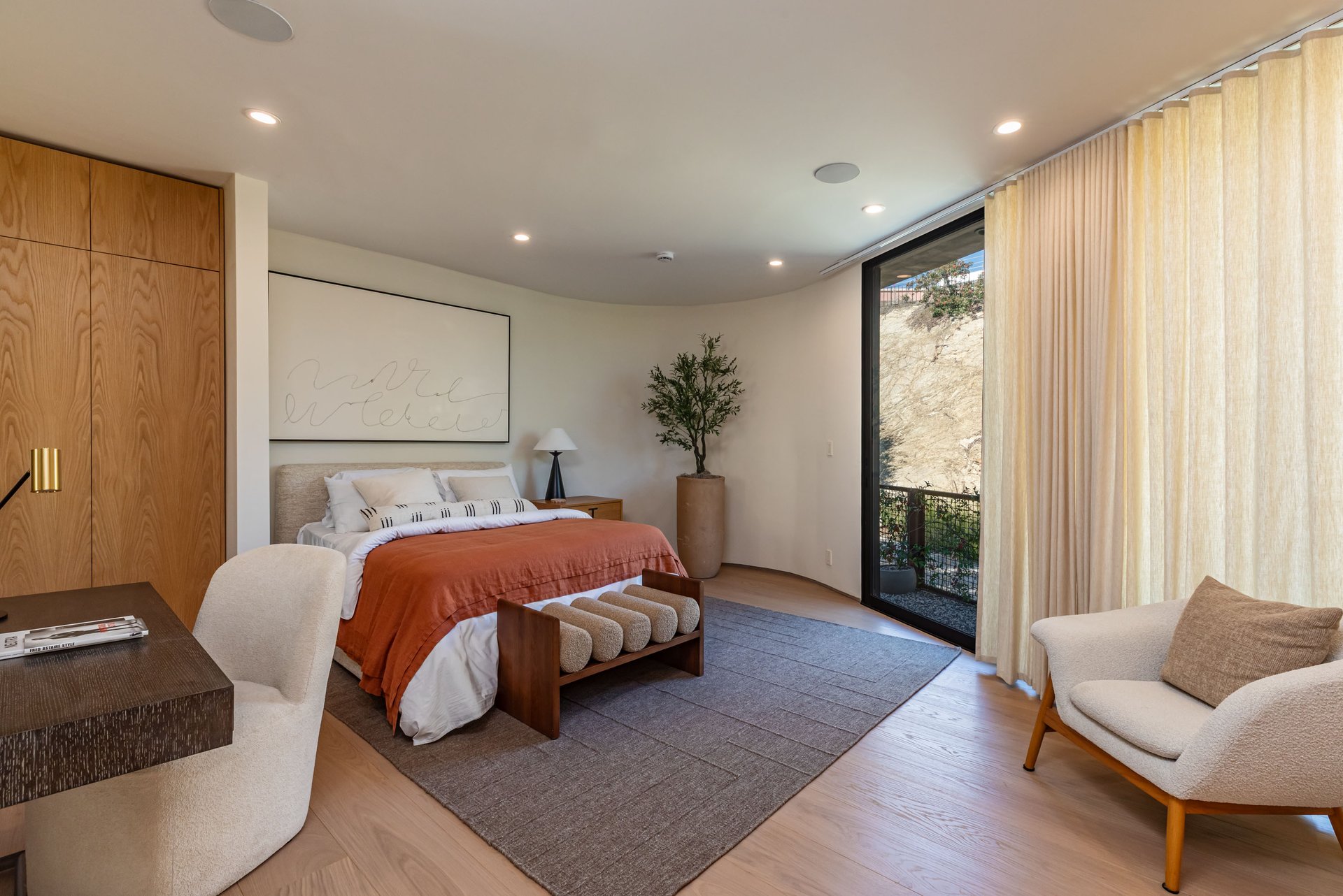 1705 Carla Ridge, Beverly Hills