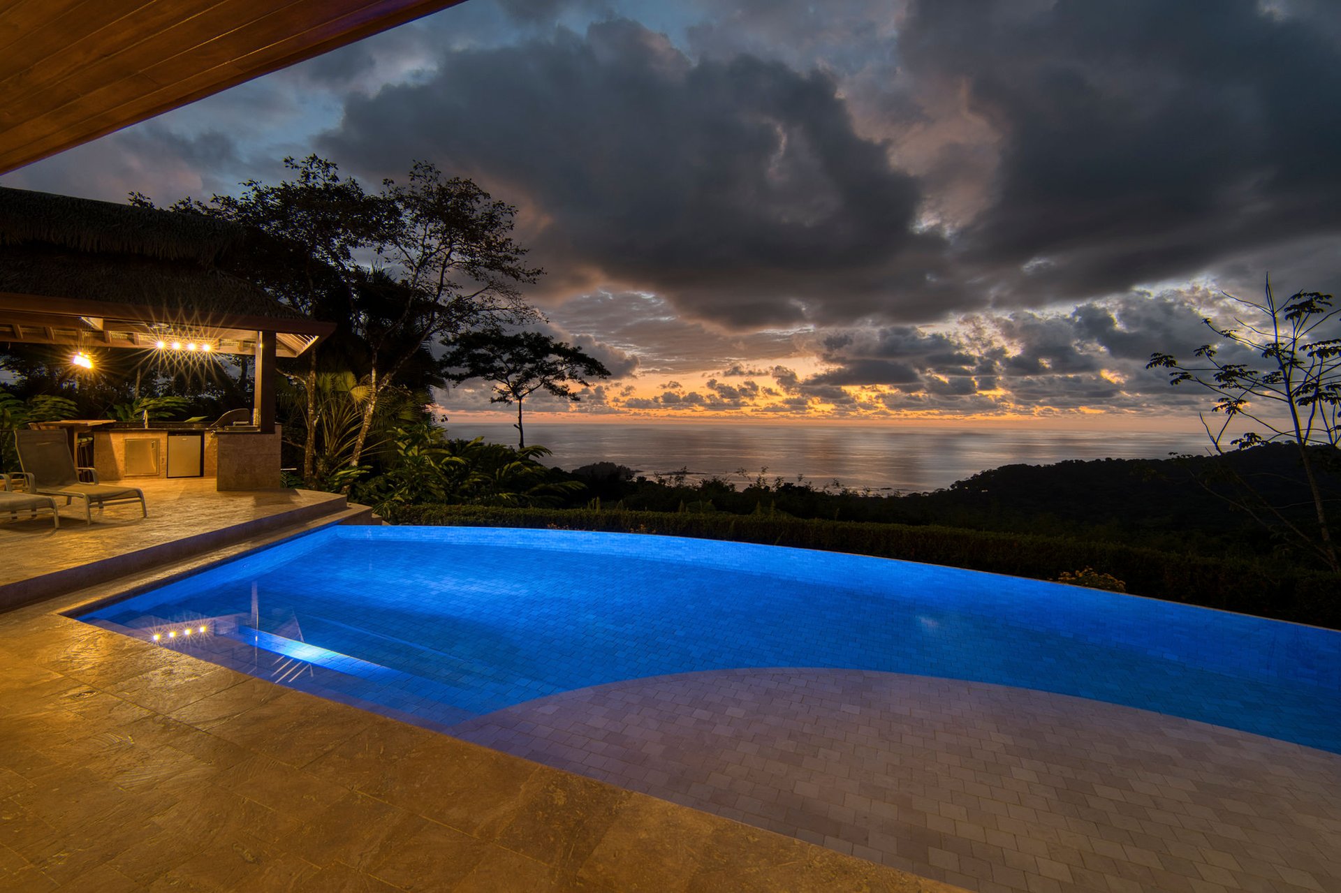 Casa Bambú – LUXURY 5 BEDROOM ESTATE WITH EXCEPTIONAL OCEAN VIEWS