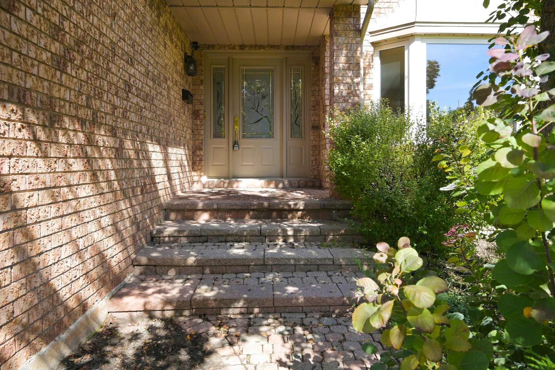 Executive home in Oakville's prestigious Glen Abbey community