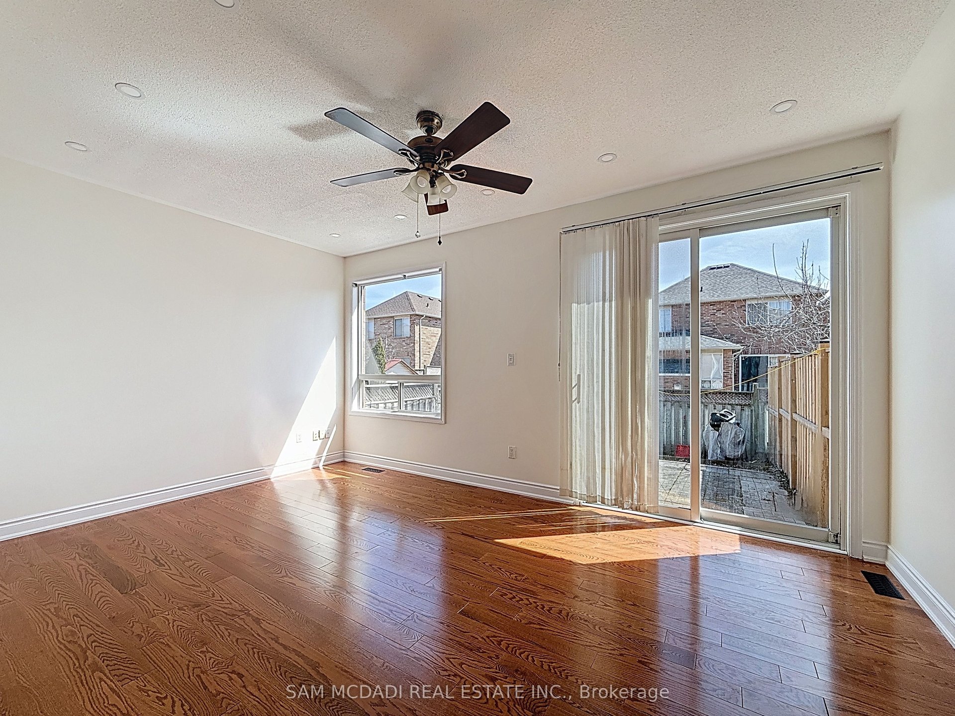 1354 Weir Chase 
