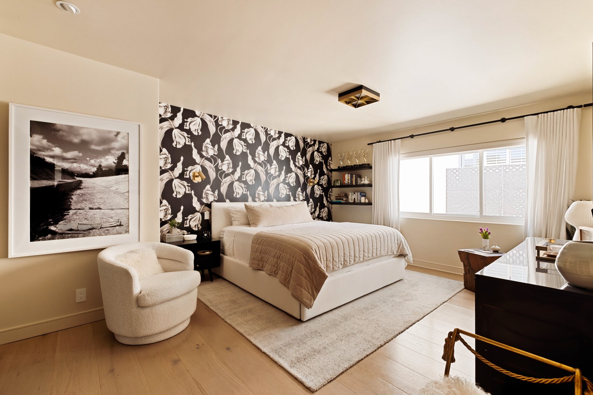  446 San Vicente Blvd #304, North of Montana