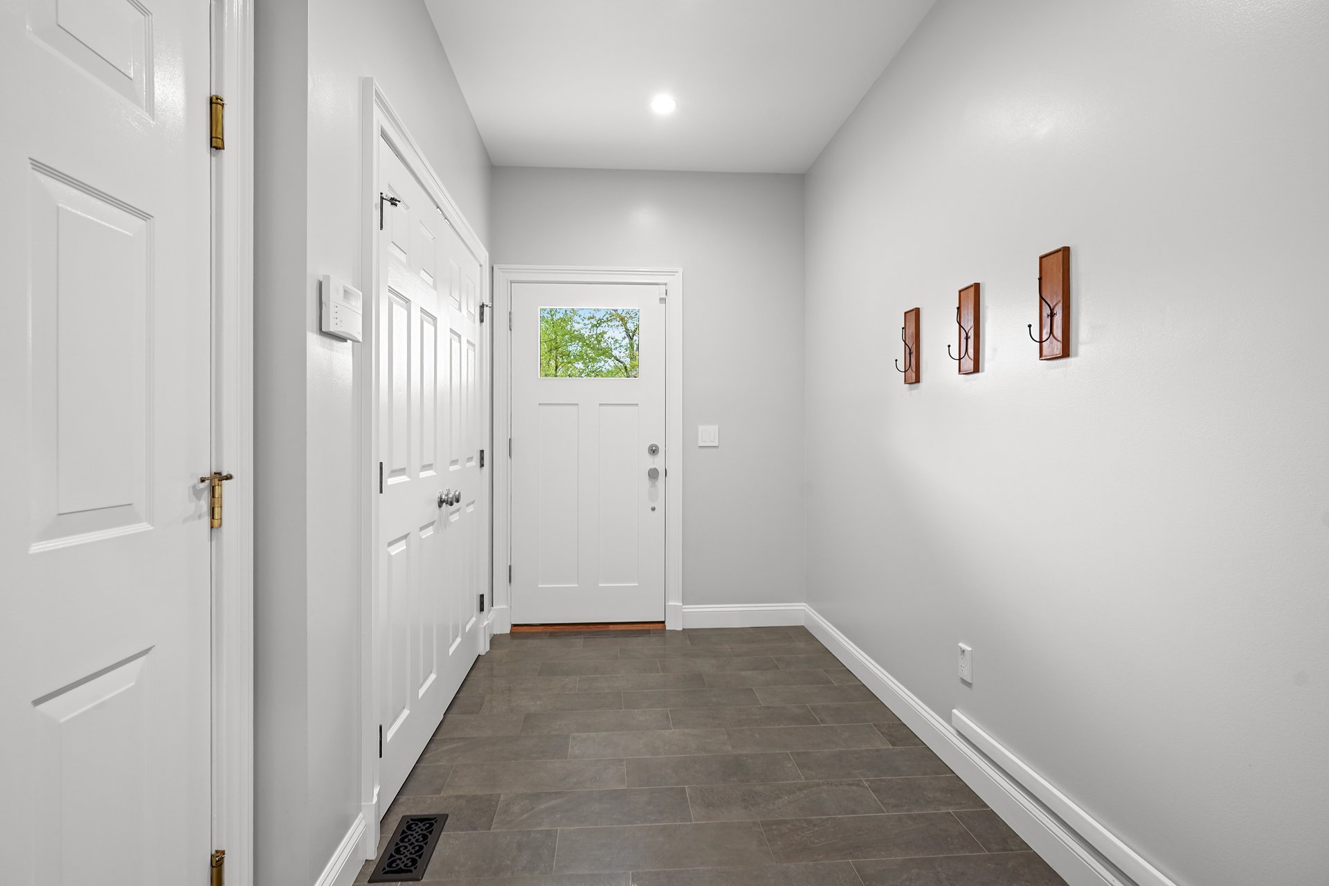 18 N Nabby Rd, Danbury, CT 06811