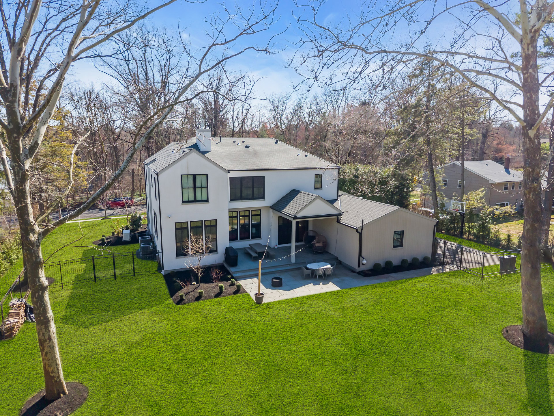 27 Tyson Ln