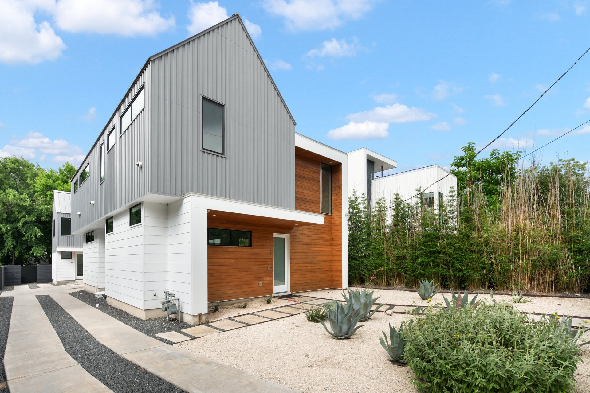 404 W Milton