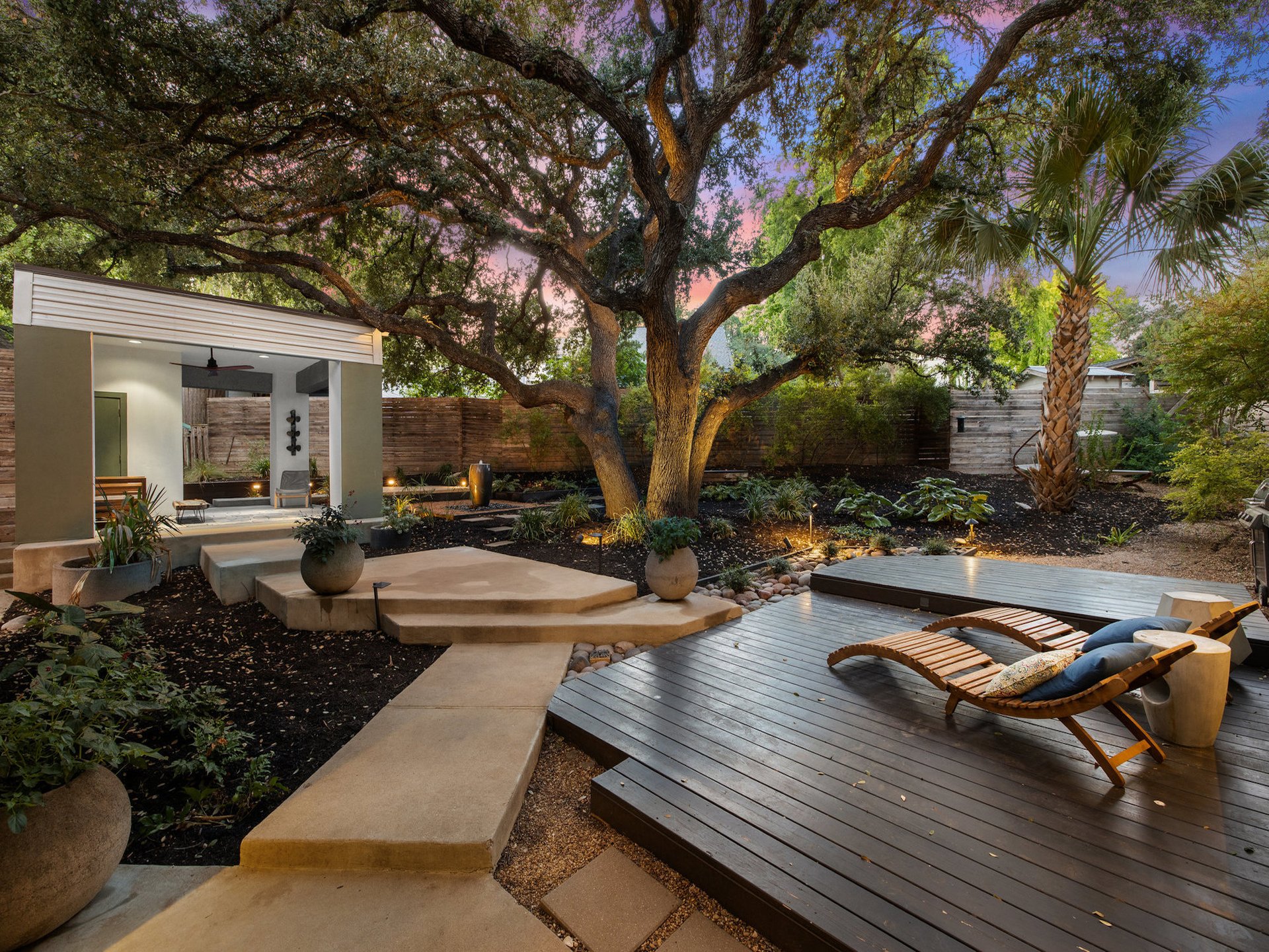 2700 De Soto DR