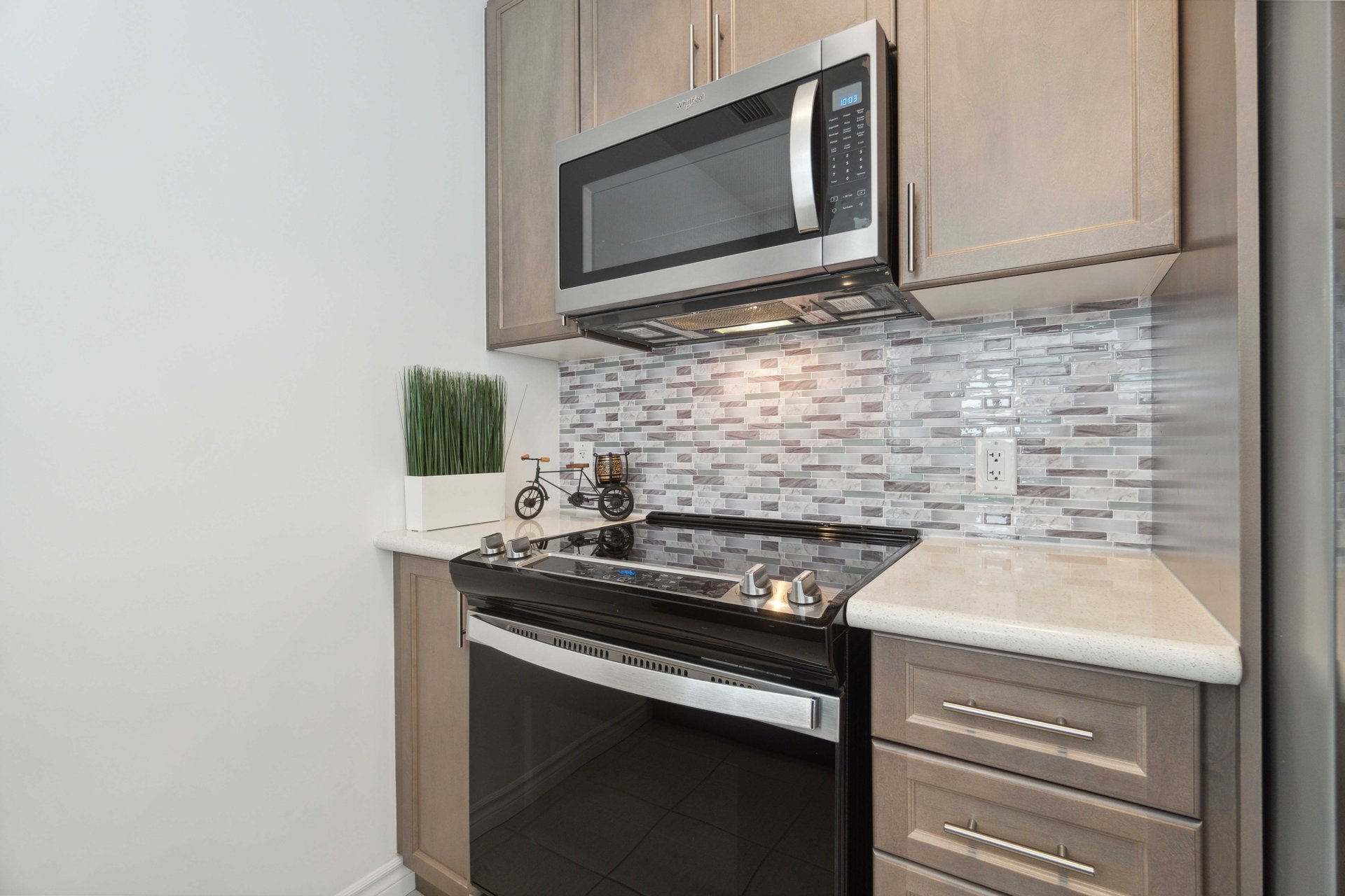 460 Dundas Street E Unit: 121