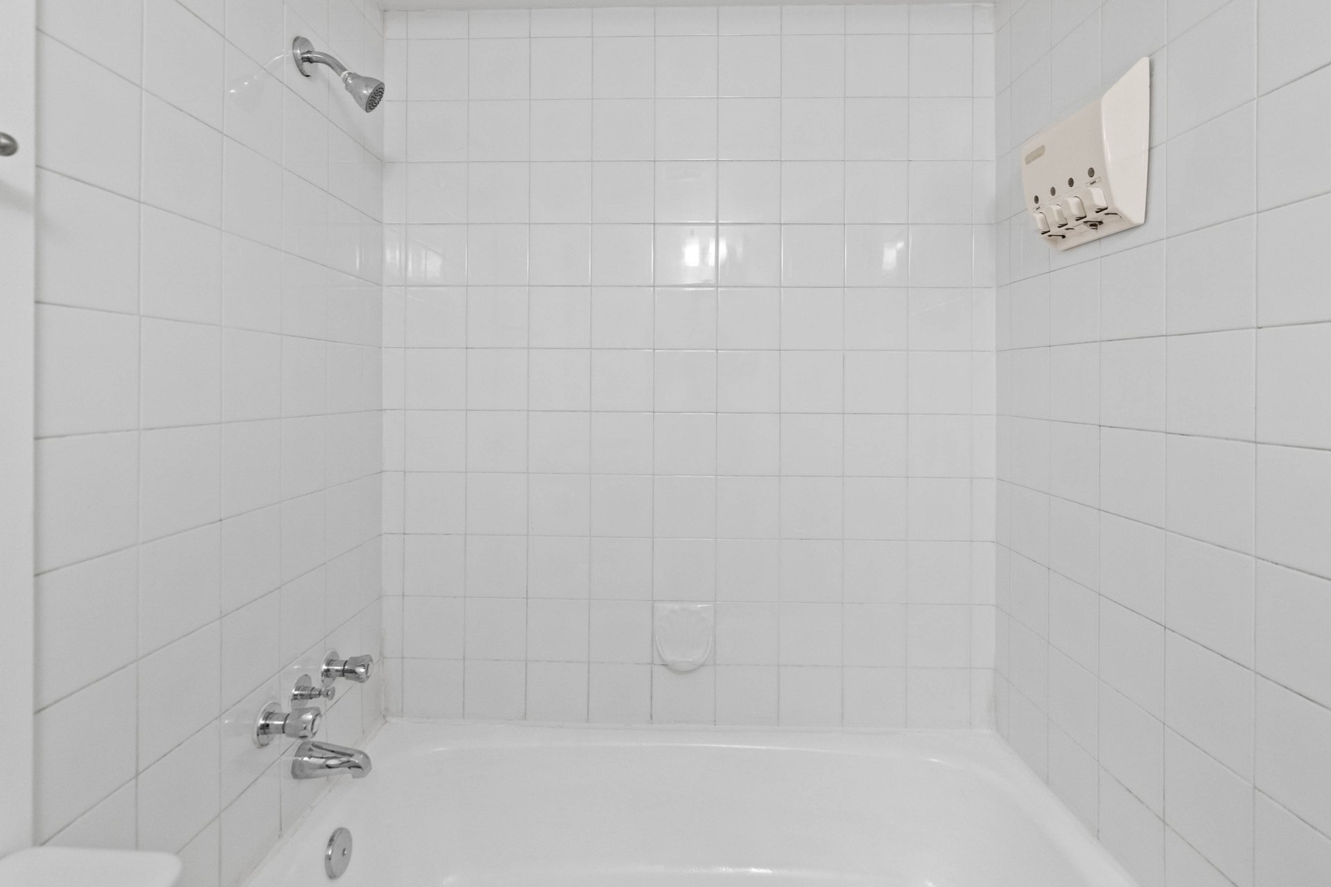 635 56 Avenue SW Unit: 206