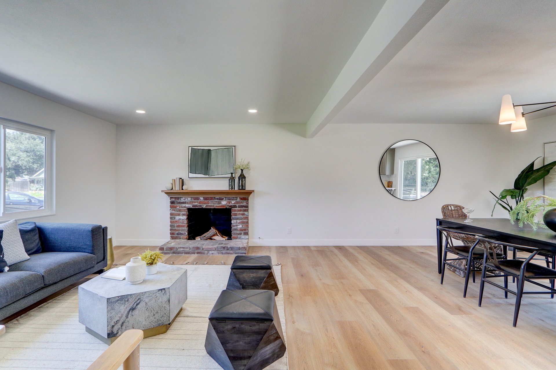 476 Jeanne Ct
