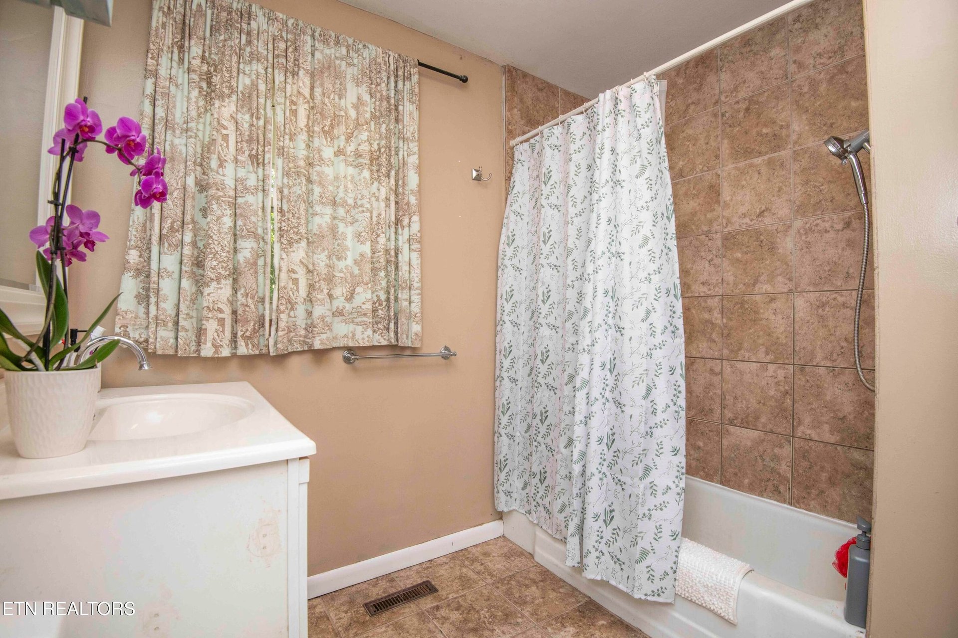 1212 Pilleaux Dr