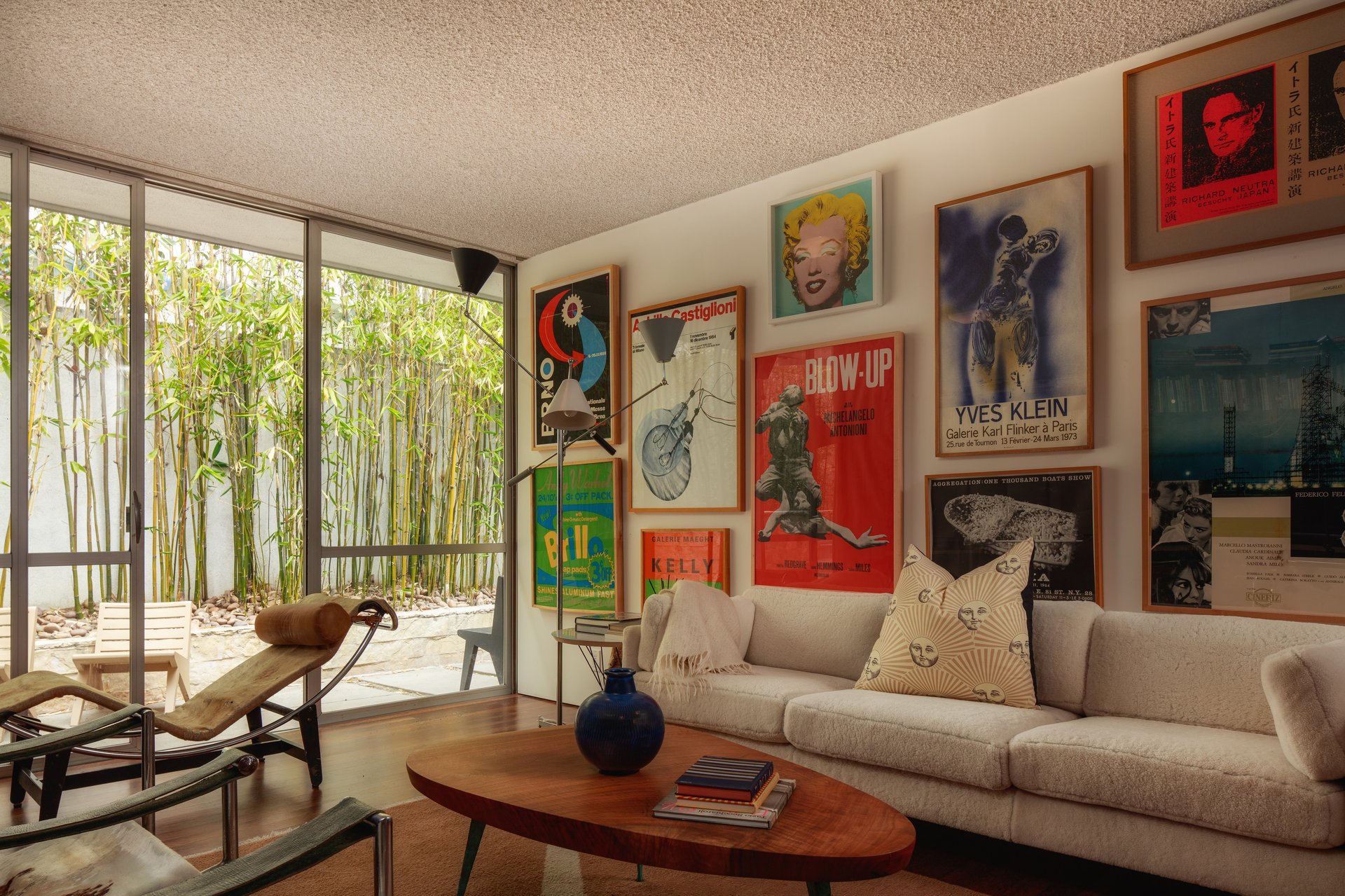 1911 La Mesa Dr