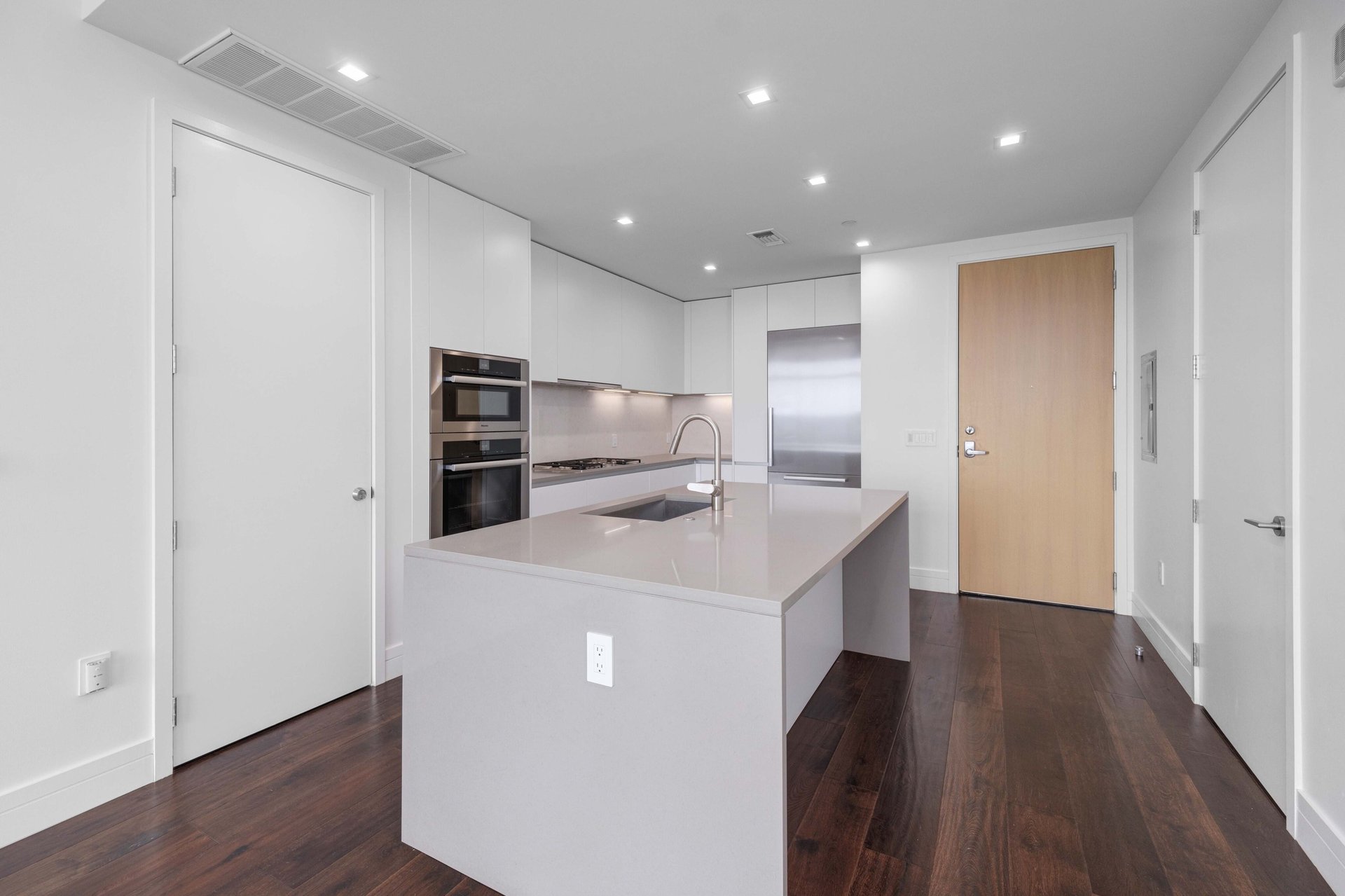 501 West Ave #2302