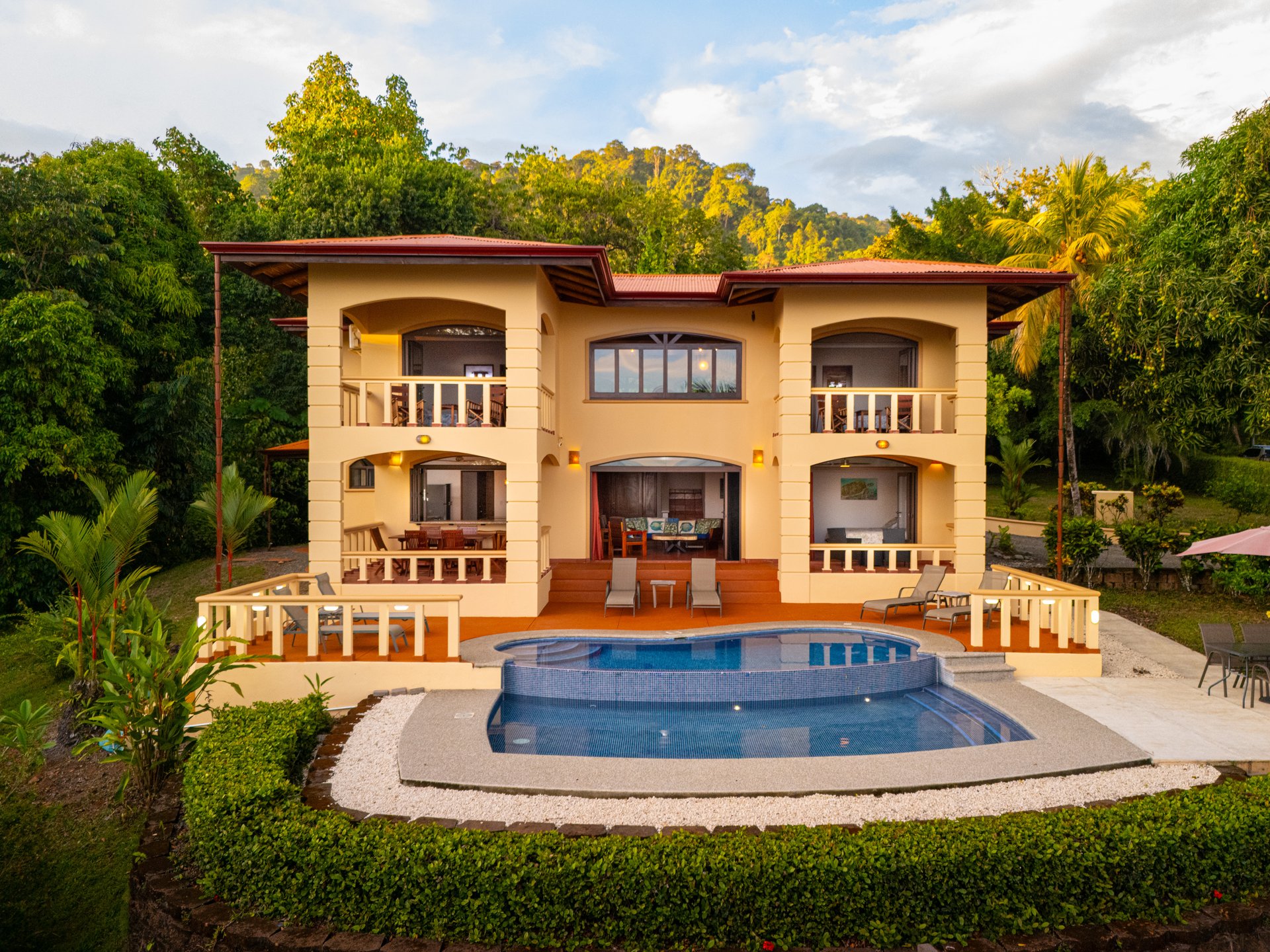 Classic Luxury at Casa Ceiba, Coastal Ocean View 4 Bedroom Home Near Uvita