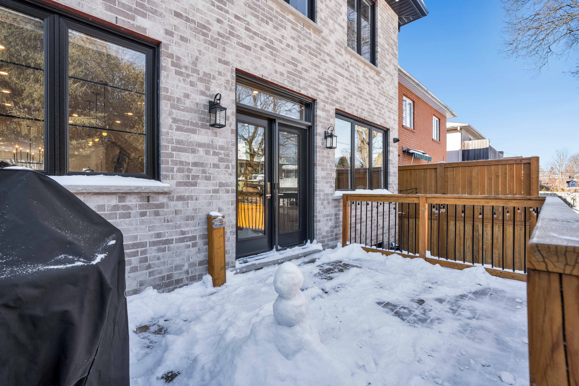15 Marilyn Cres