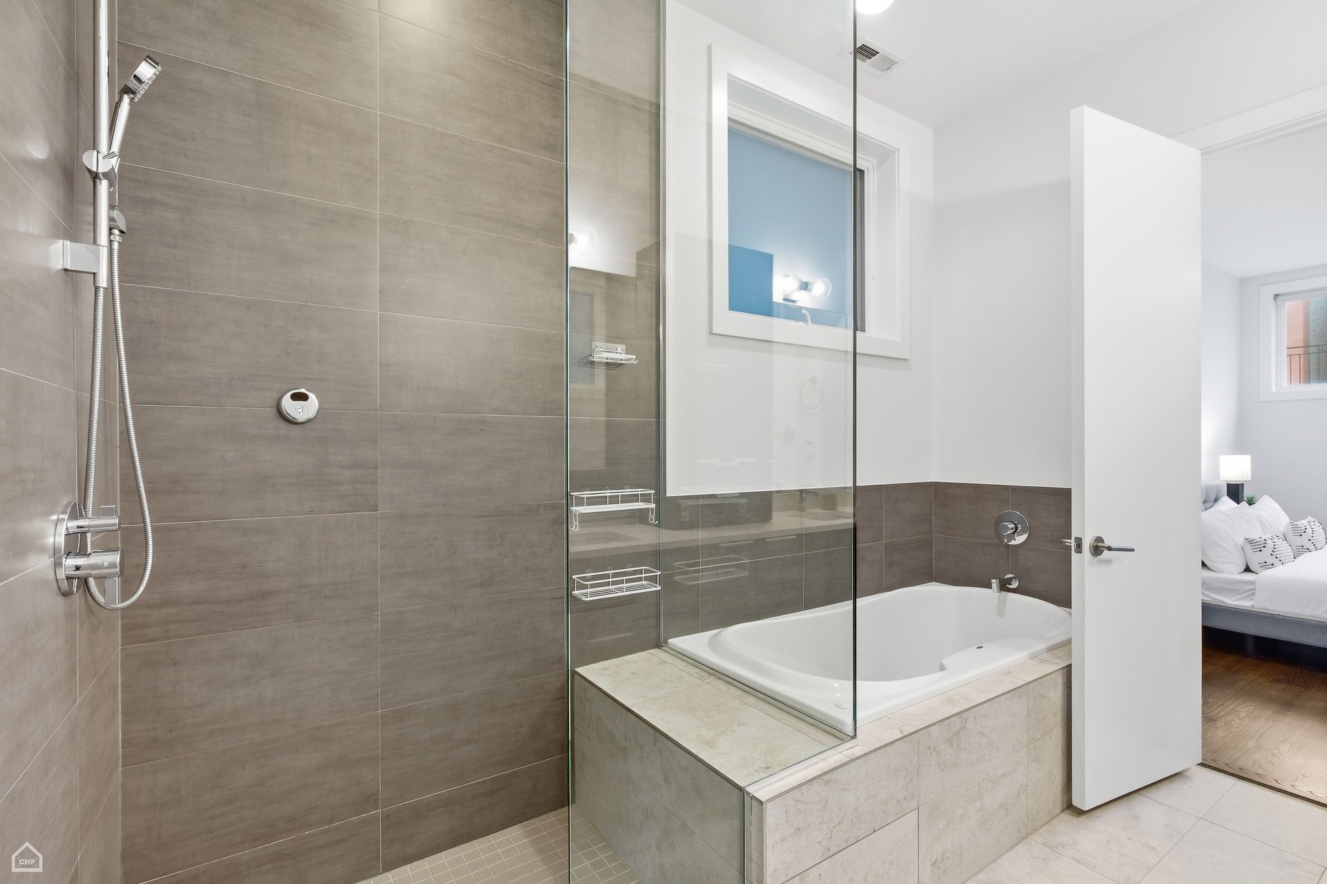 925 N Hermitage Ave | Unit 1 