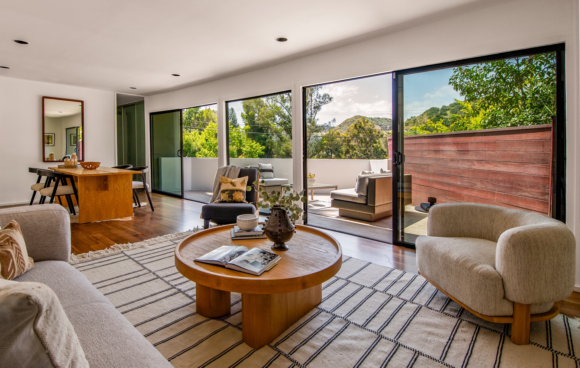 2506 Rinconia Dr, Hollywood Hills