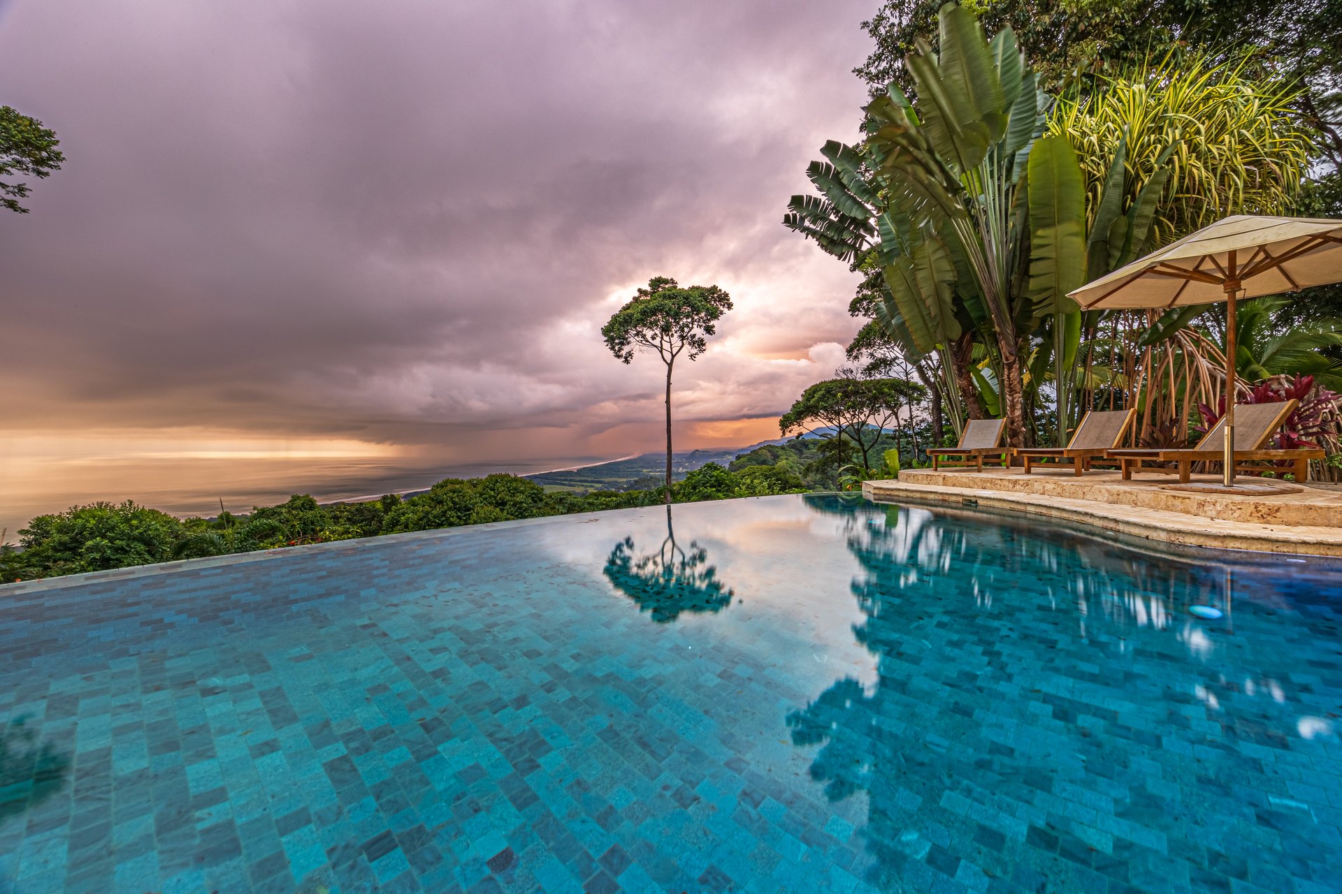 16 ACRES – 6 Bedroom Grand Estate With Guest House, 15 Minutes to Dominical, SPECTACULAR OCEAN VIEWS!!!