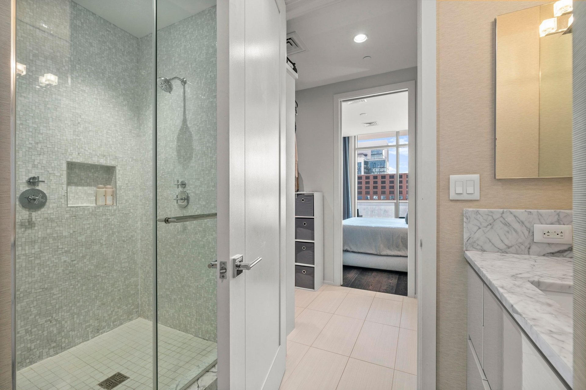 200 Congress Ave #33BB
