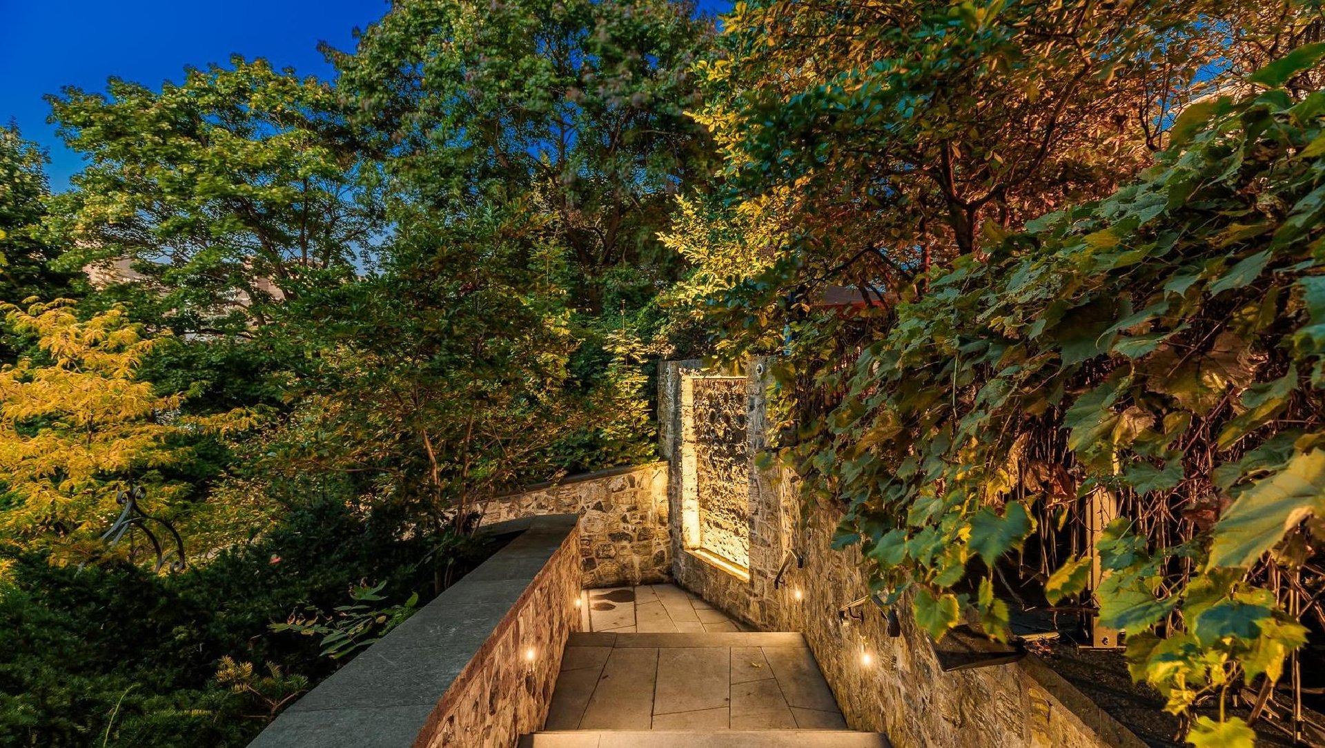  Outremont | Exceptional estate on Maplewood