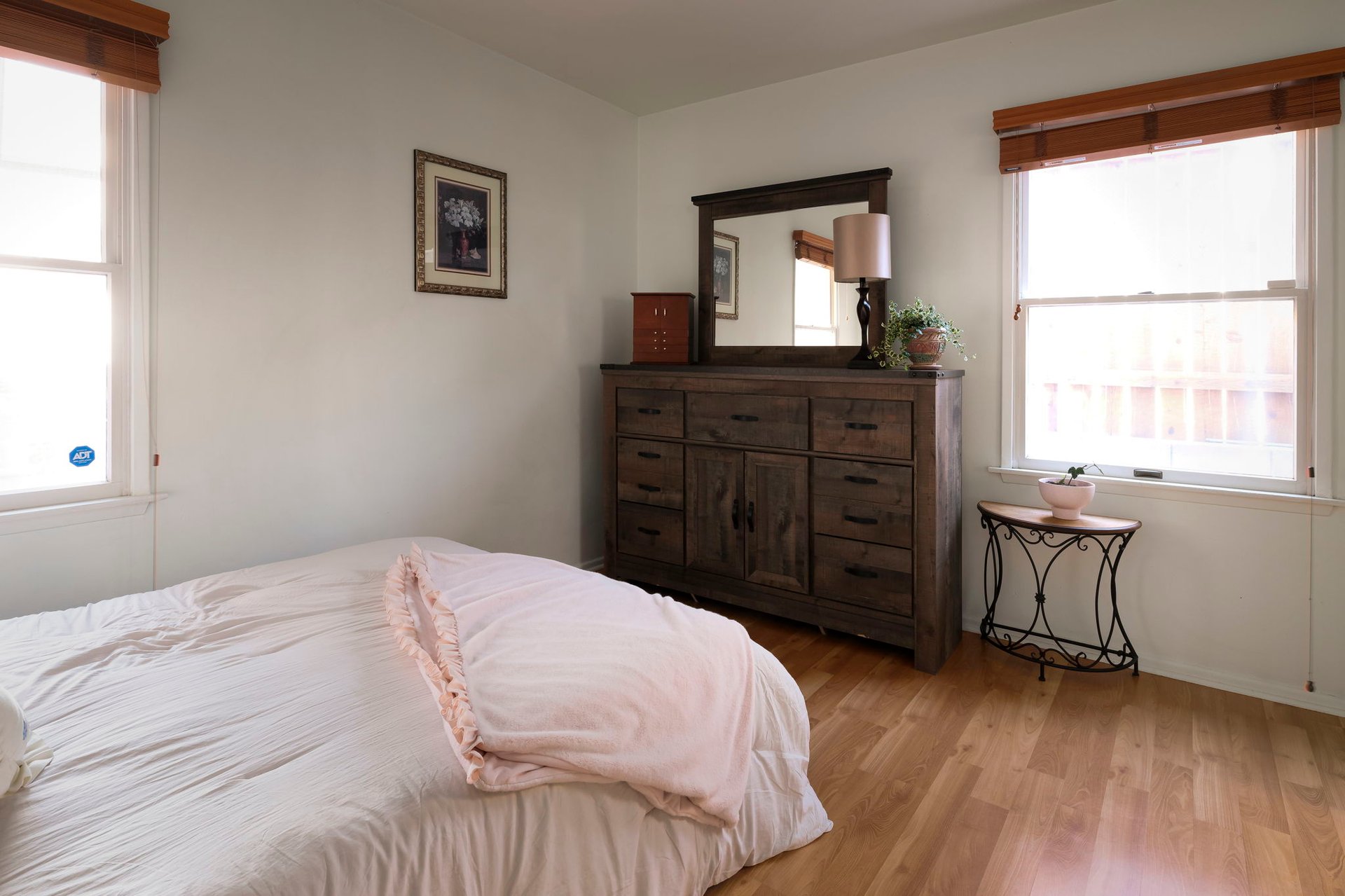 2-Story Historic Cabin Home in La Crescenta - Breathtaking Verdugo Mountain Views!