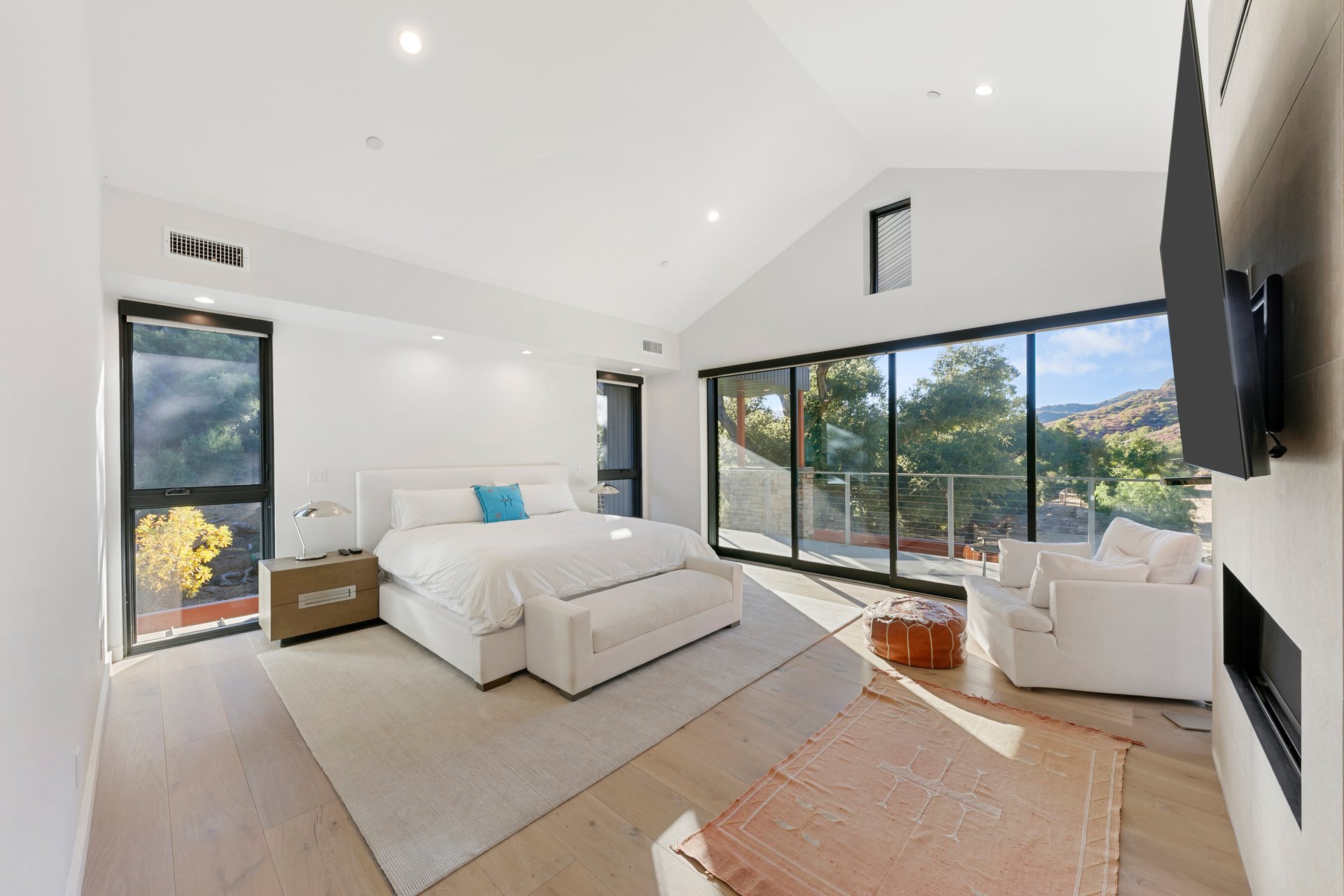 Extraordinary Modern Farmhouse 