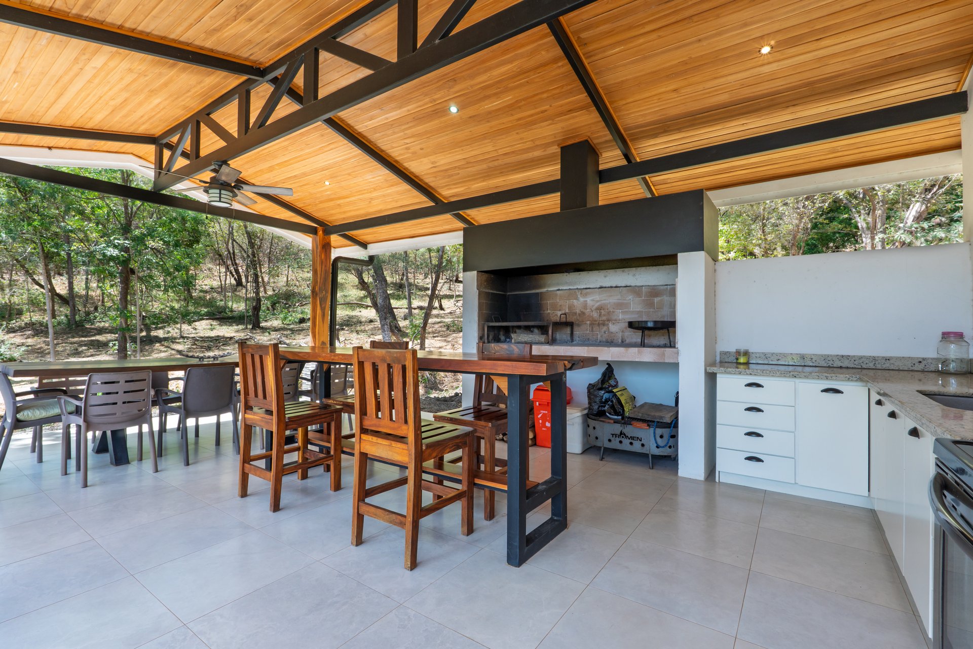 Casa Los Suenos | 4 Bedroom Home with Guest House near Tamarindo Costa Rica
