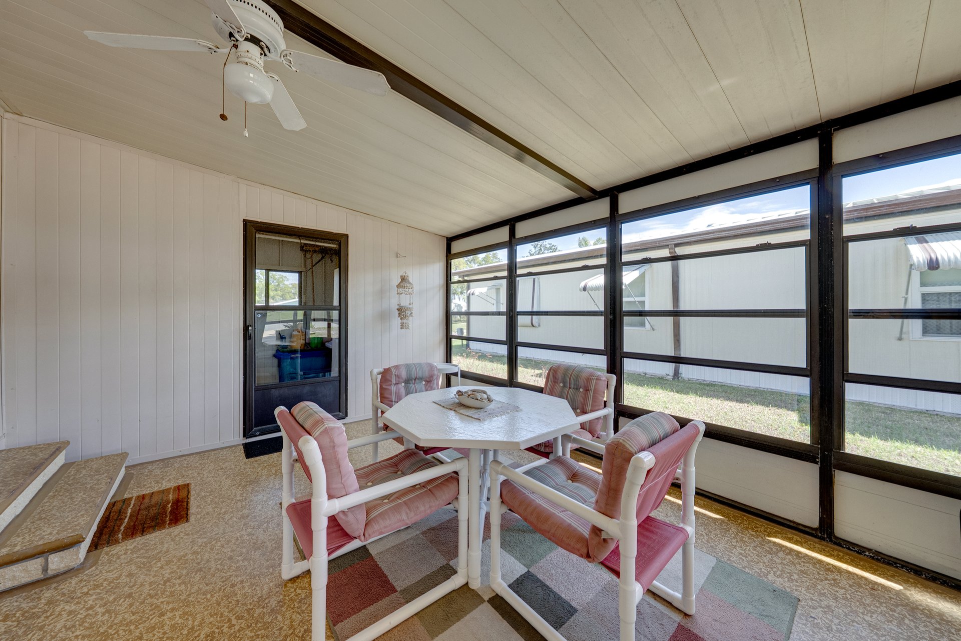 5556 RIVIERA DR