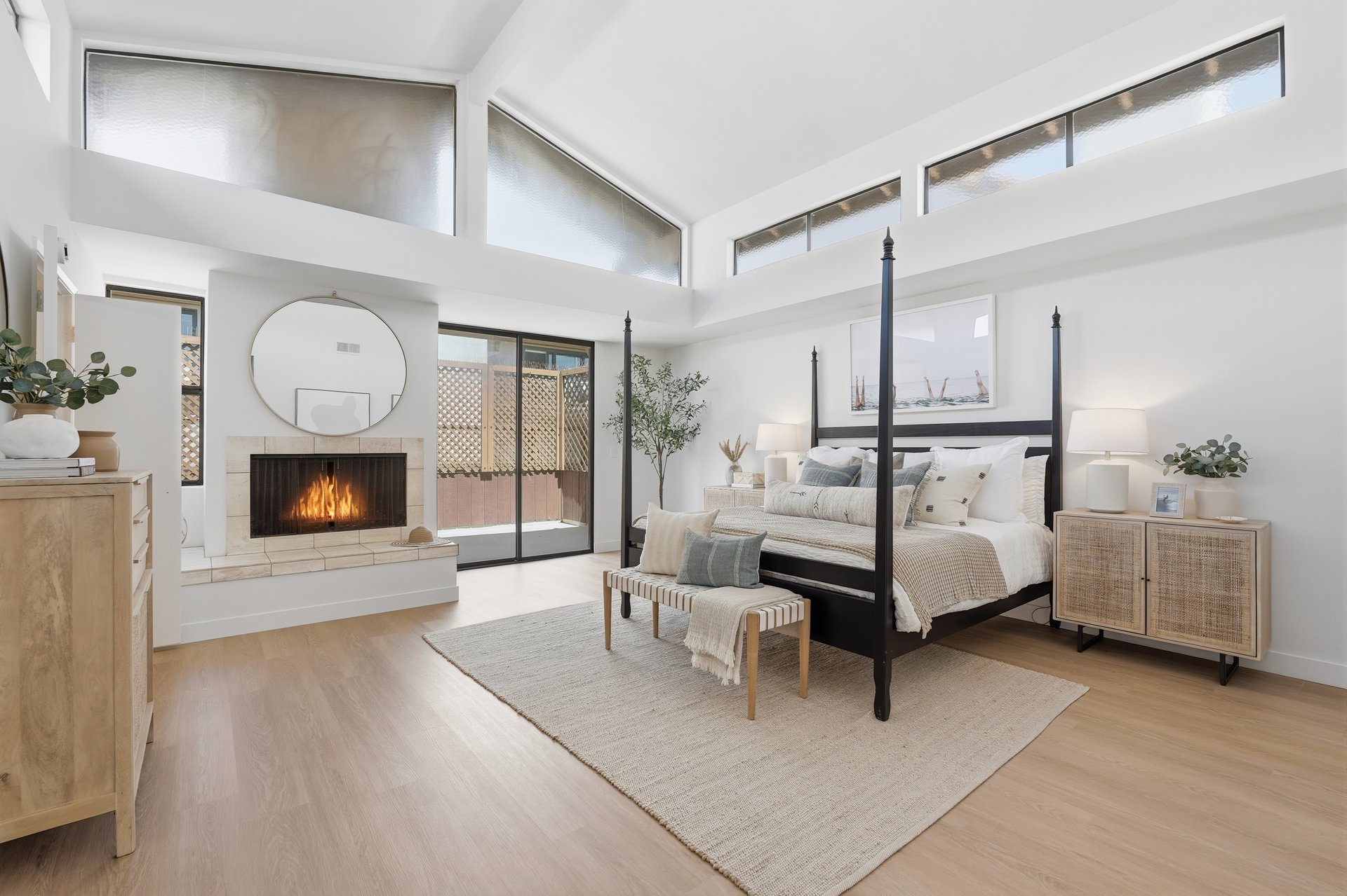2516 The Strand