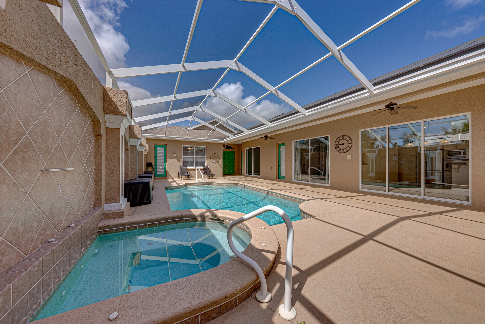 12231 WOODLANDS CIR