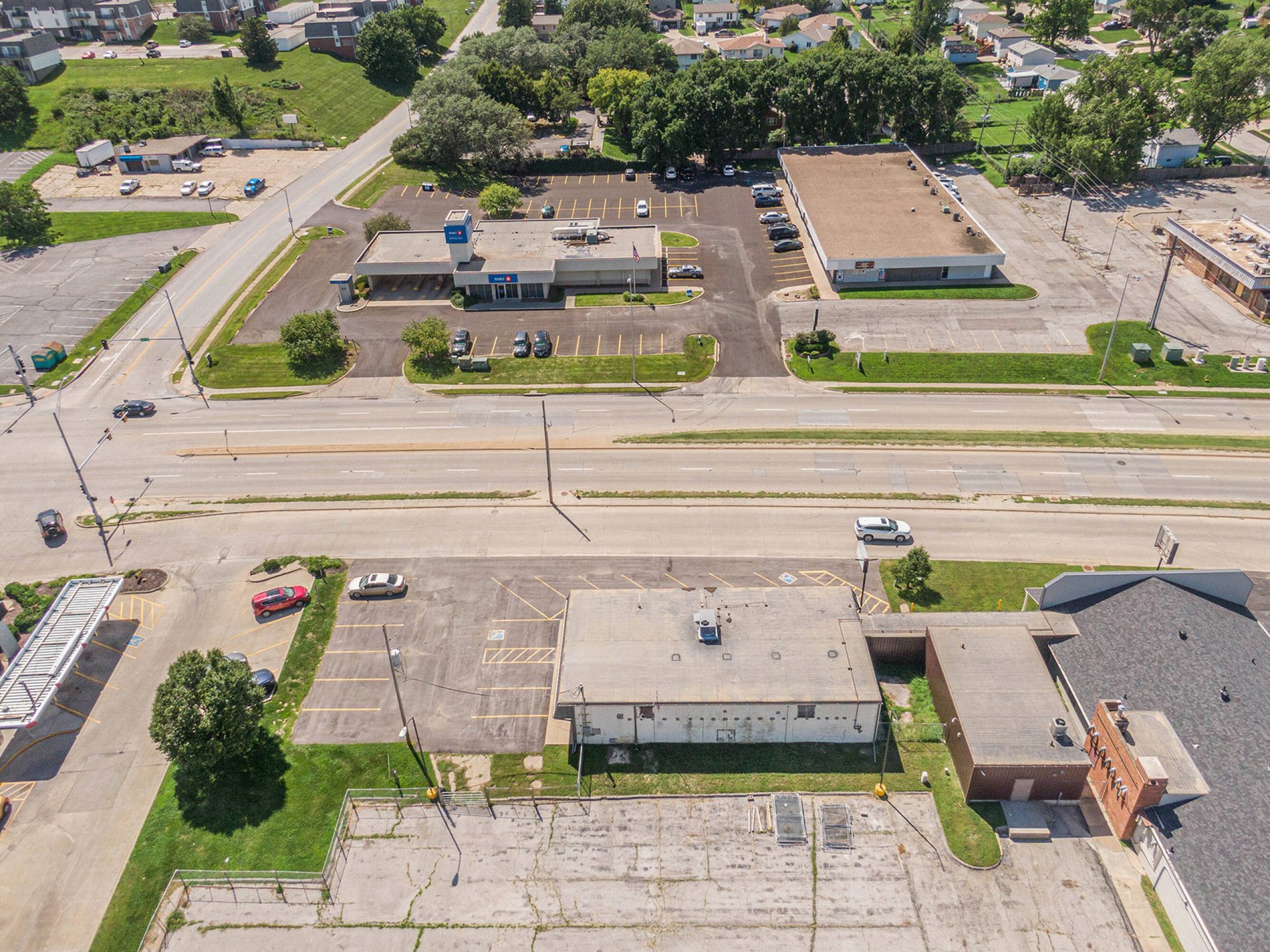 3525 N 90th