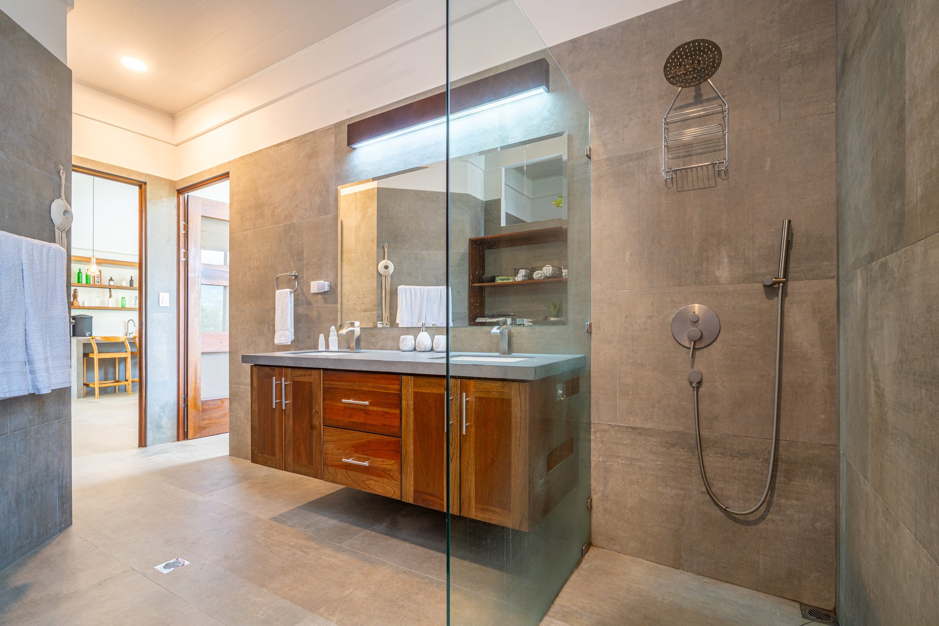 Stunning 4-Bedroom Home with Mountain Views – Perfect Blend of Seclusion and Convenience.