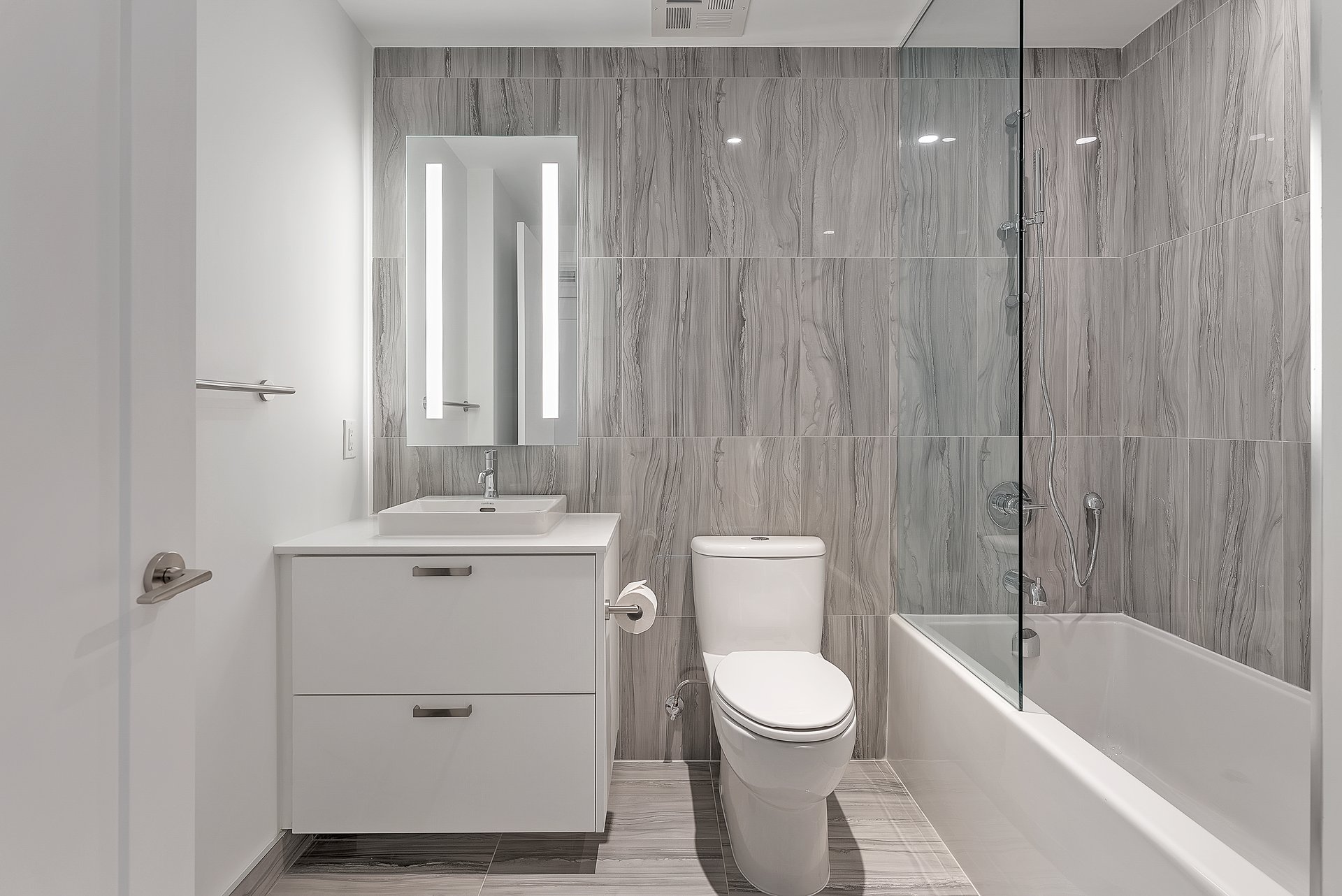 470 Front St W Unit: 1412