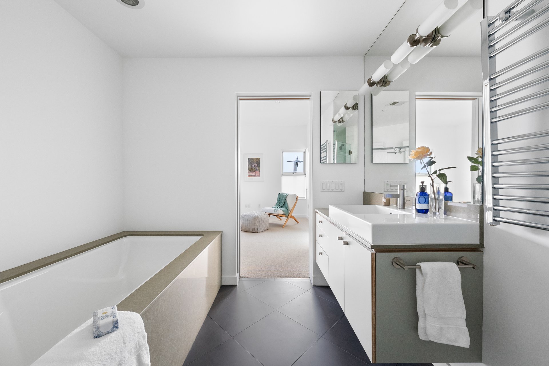 2913 3rd St Unit: 304, Santa Monica 