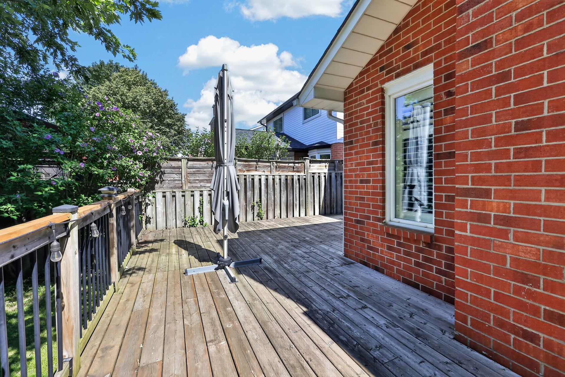 2102 Salma Crescent, Burlington