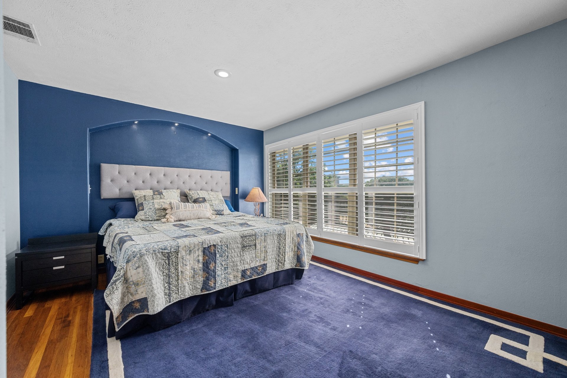 401 Crestview Drive and 309 Cliff Circle