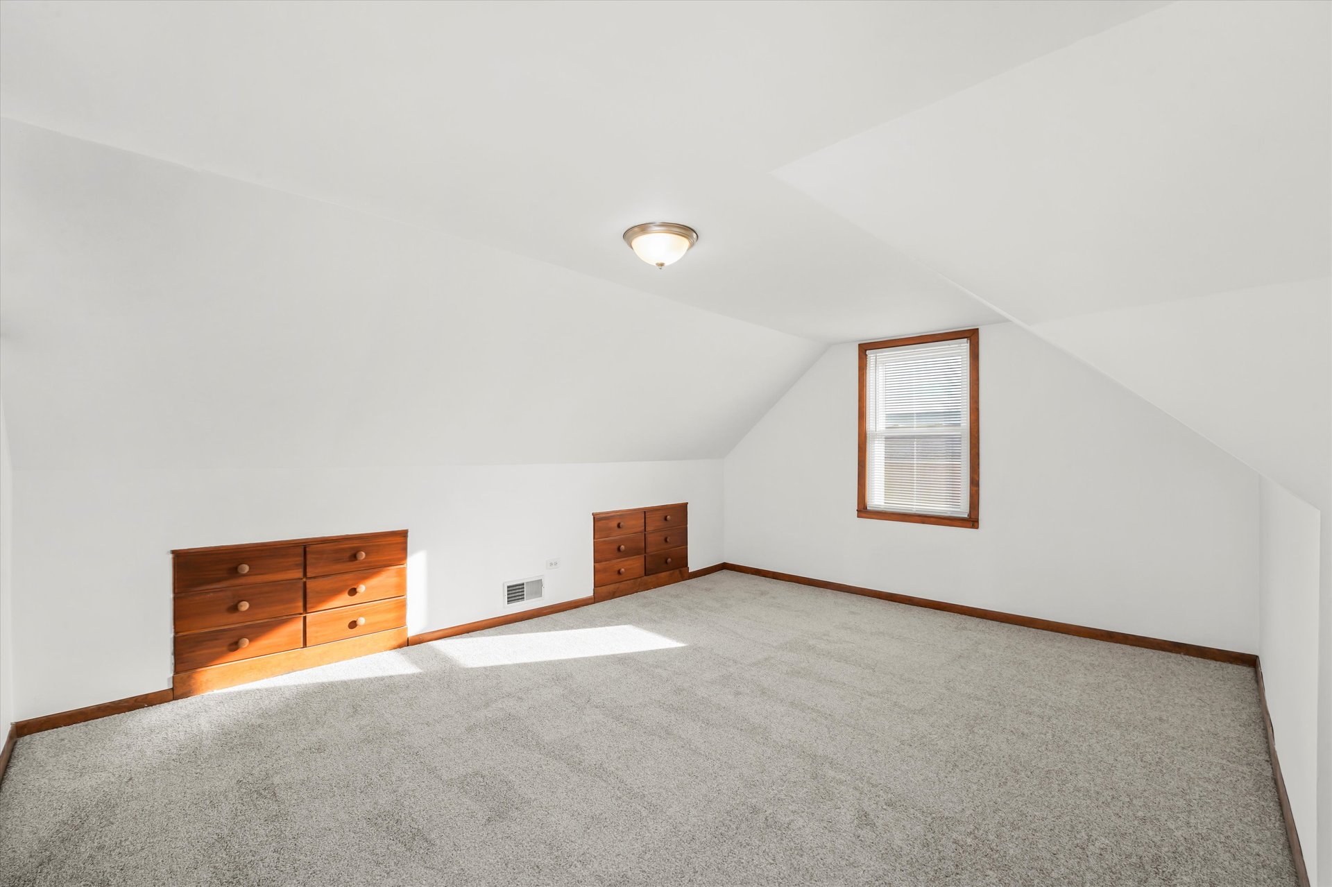 469 N. Wolf Rd., Northlake, IL 60164