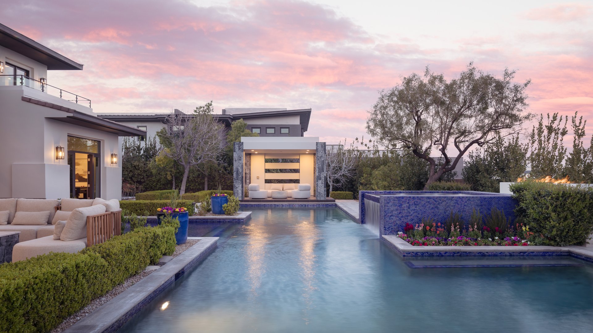 6 Bright Hollow Court
