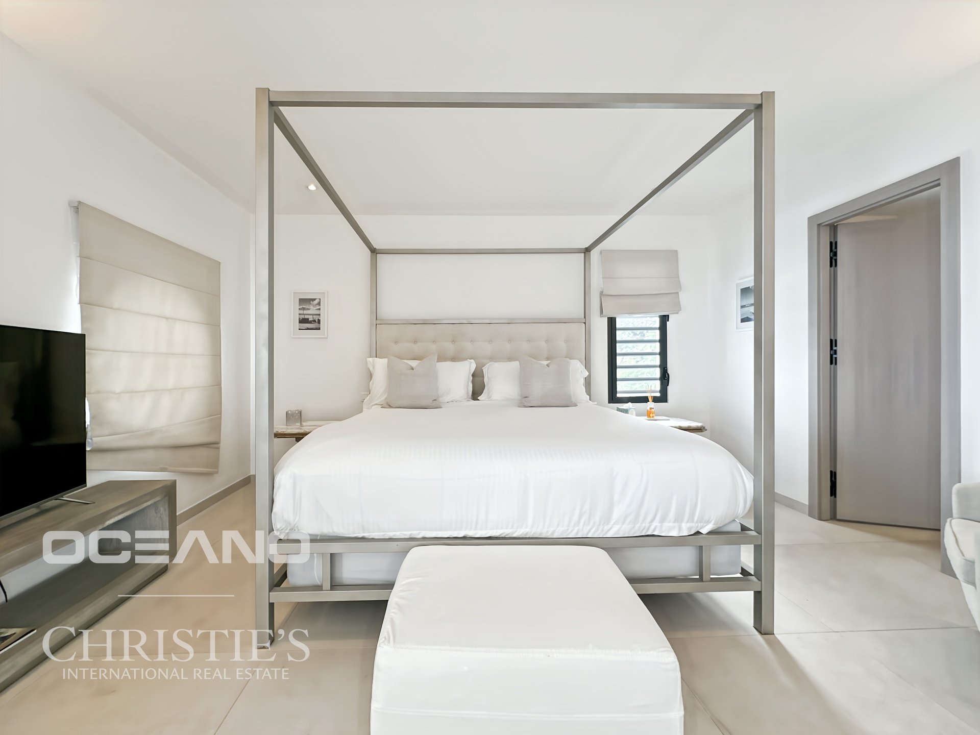 Cliffside Villa - Mont Rouge