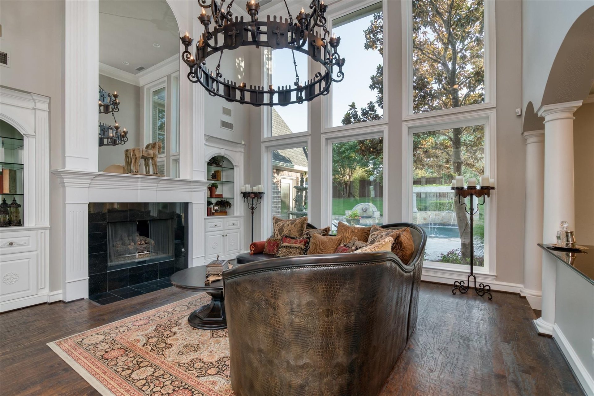Exquisite Estate On 2.5 Acres - Heath, TX
