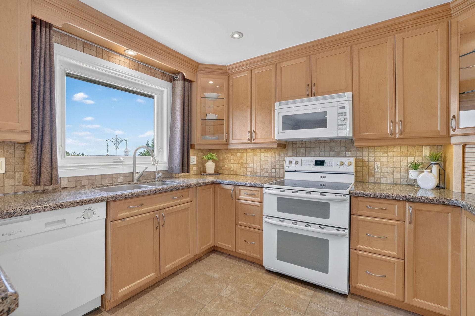 16 Hi View Drive