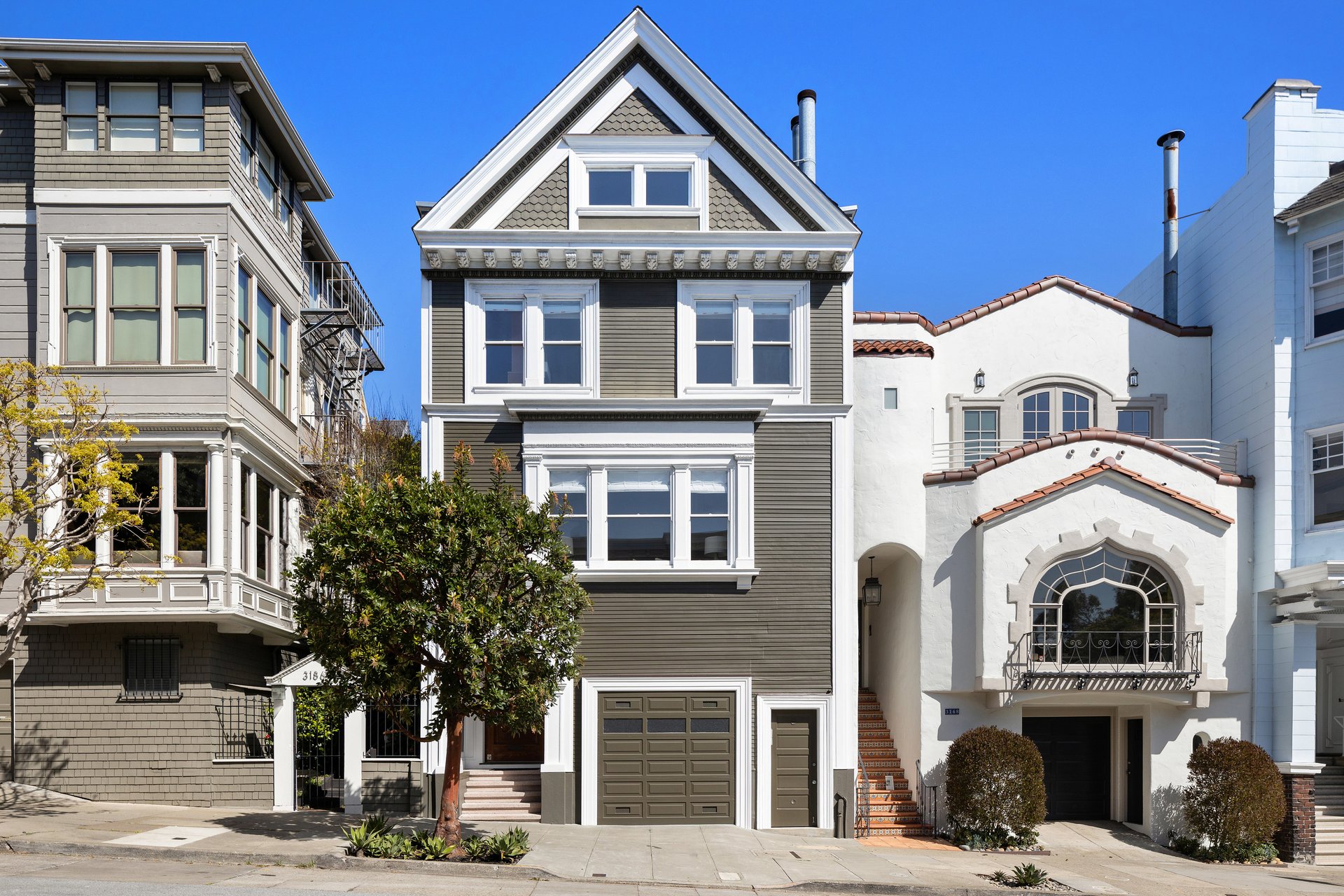 Pacific Heights Edwardian on a Prime Flat Block